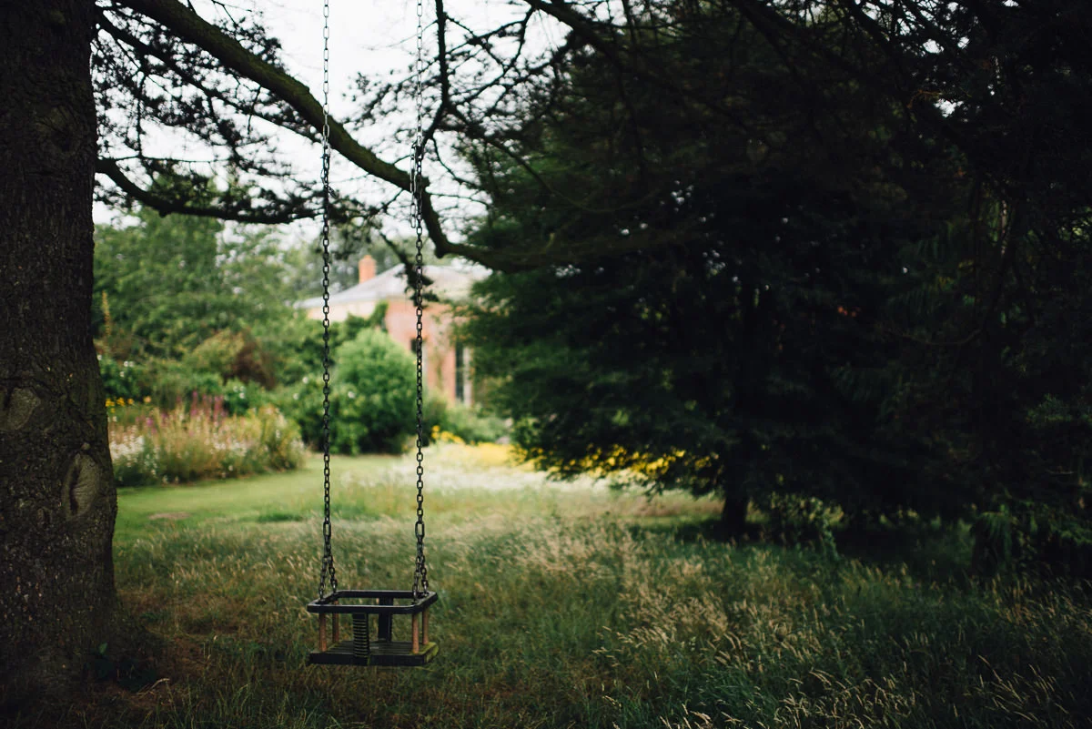 0084-LISA_DEVINE_PHOTOGRAPHY_ALTERNATIVE_WEDDING_PHOTOGRAPHY_SCOTLAND_WALCOT_HALL_SHROPSHIRE.JPG