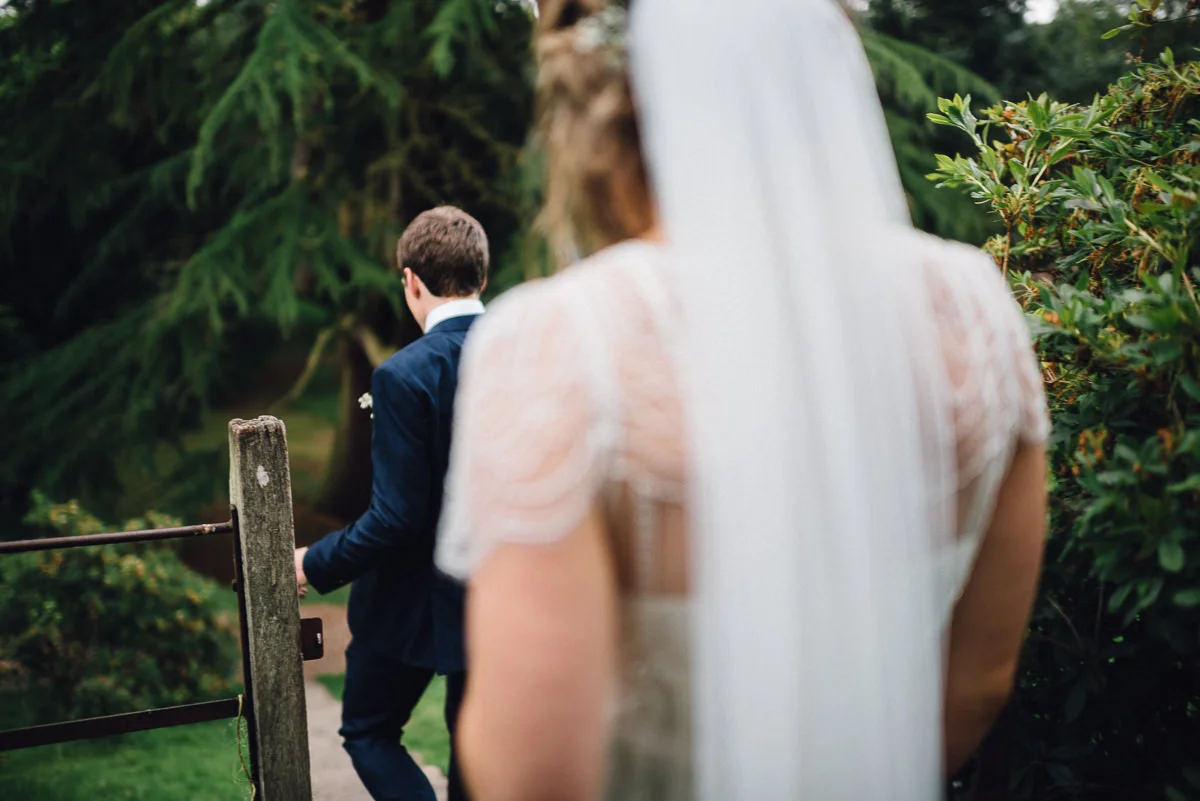 0100-LISA_DEVINE_PHOTOGRAPHY_ALTERNATIVE_WEDDING_PHOTOGRAPHY_SCOTLAND_WALCOT_HALL_SHROPSHIRE.JPG