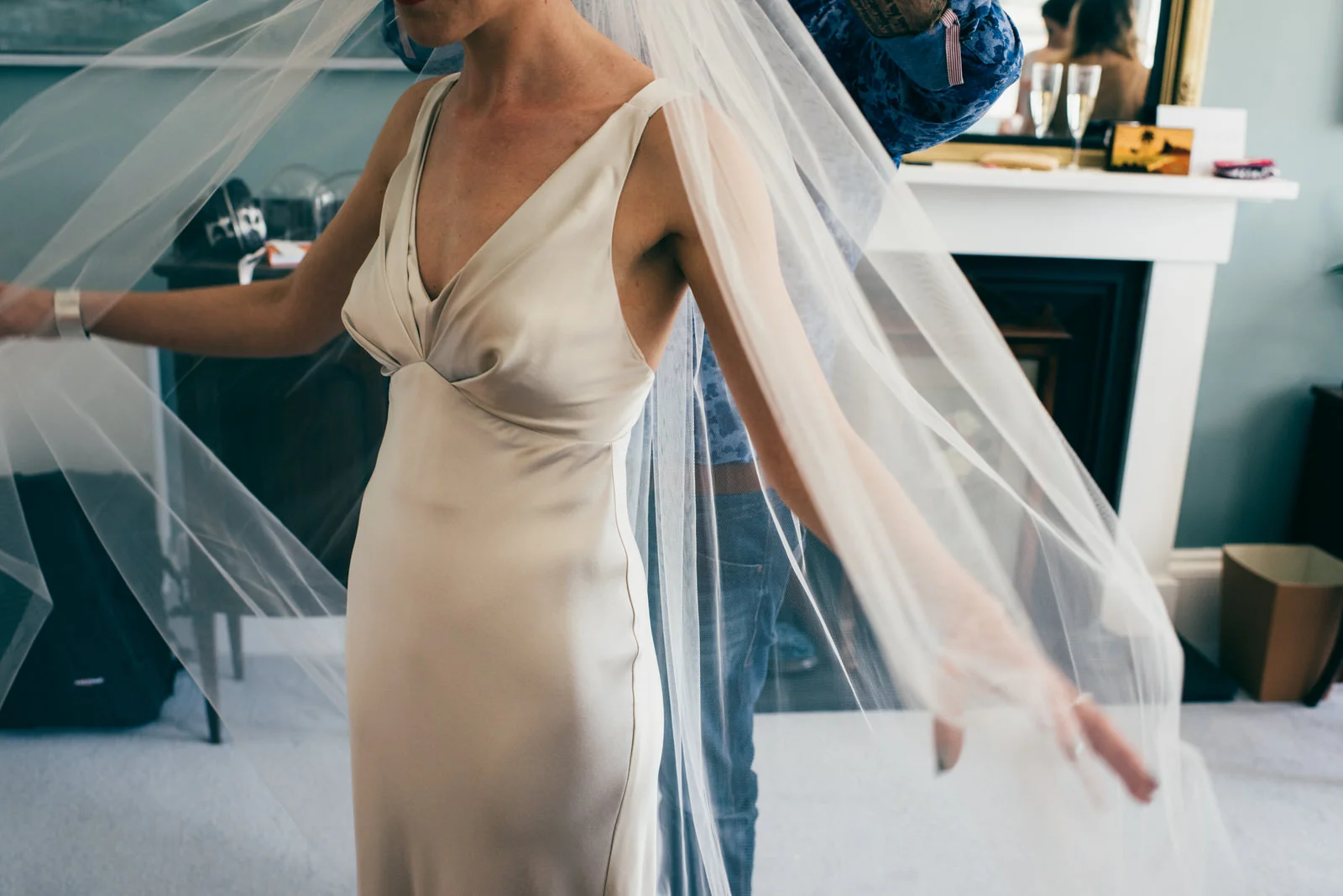 0230-LISA_DEVINE_PHOTOGRAPHY_ALTERNATIVE_WEDDING_PHOTOGRAPHY_SCOTLAND_THE_NEW_CLUB_CANONGATE_CHURCH_WEDDING_EDINBURGH.JPG