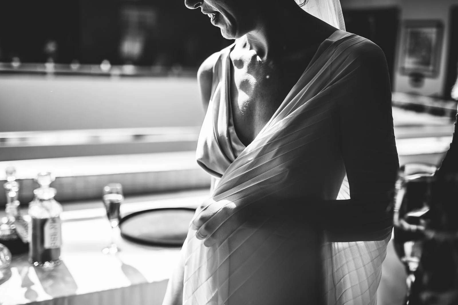 0273-LISA_DEVINE_PHOTOGRAPHY_ALTERNATIVE_WEDDING_PHOTOGRAPHY_SCOTLAND_THE_NEW_CLUB_CANONGATE_CHURCH_WEDDING_EDINBURGH.JPG