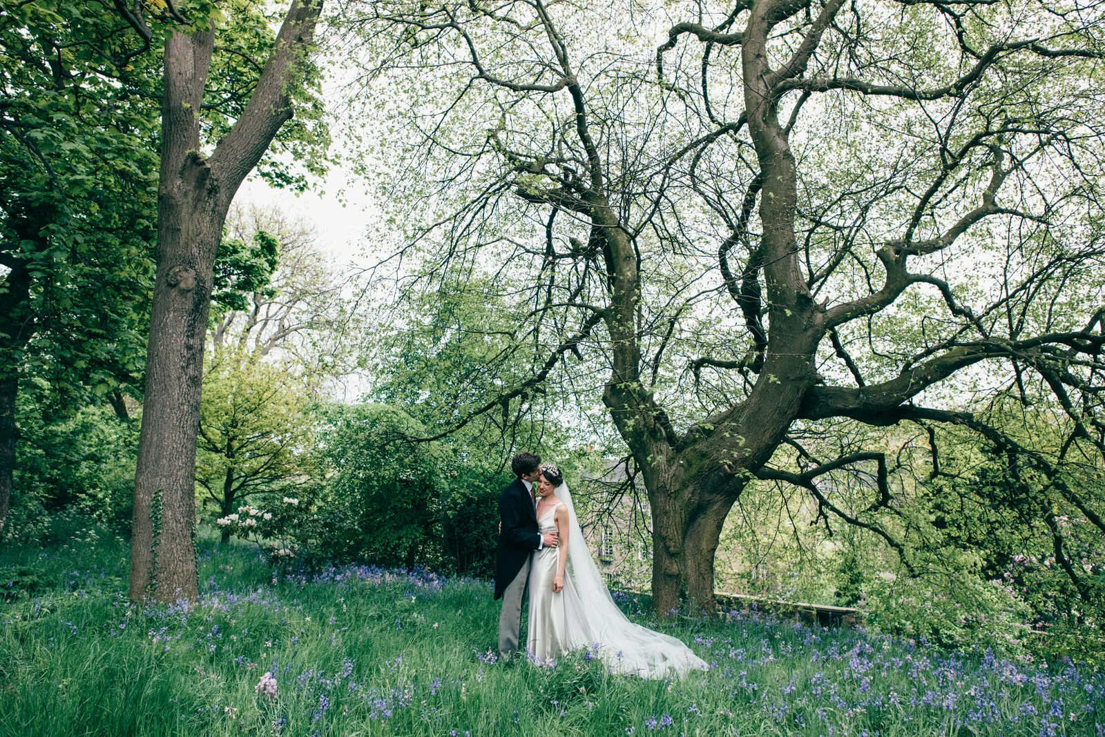 0282-LISA_DEVINE_PHOTOGRAPHY_ALTERNATIVE_WEDDING_PHOTOGRAPHY_SCOTLAND_THE_NEW_CLUB_CANONGATE_CHURCH_WEDDING_EDINBURGH.JPG