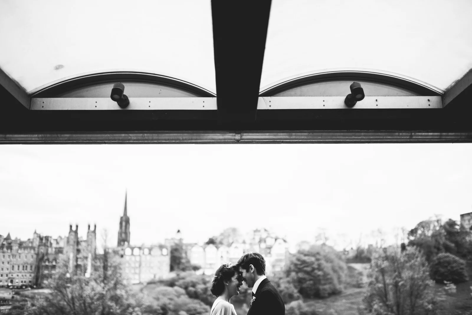 0300-LISA_DEVINE_PHOTOGRAPHY_ALTERNATIVE_WEDDING_PHOTOGRAPHY_SCOTLAND_THE_NEW_CLUB_CANONGATE_CHURCH_WEDDING_EDINBURGH.JPG