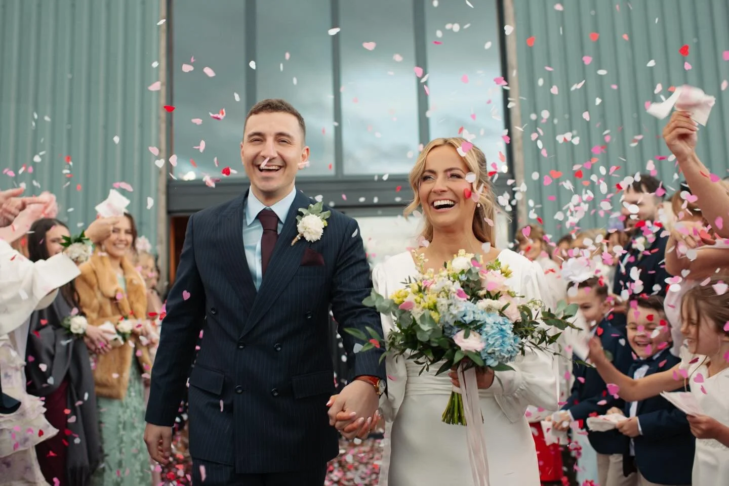 Who doesn't love a confetti shot?! &hearts;️

(Ps. Rachel &amp; Junior... your full gallery is now ready view!)

#glasgowweddingphotographer #scottishweddingphotographer #scottiahwedding #roodleabarnwedding #ayrshirewedding