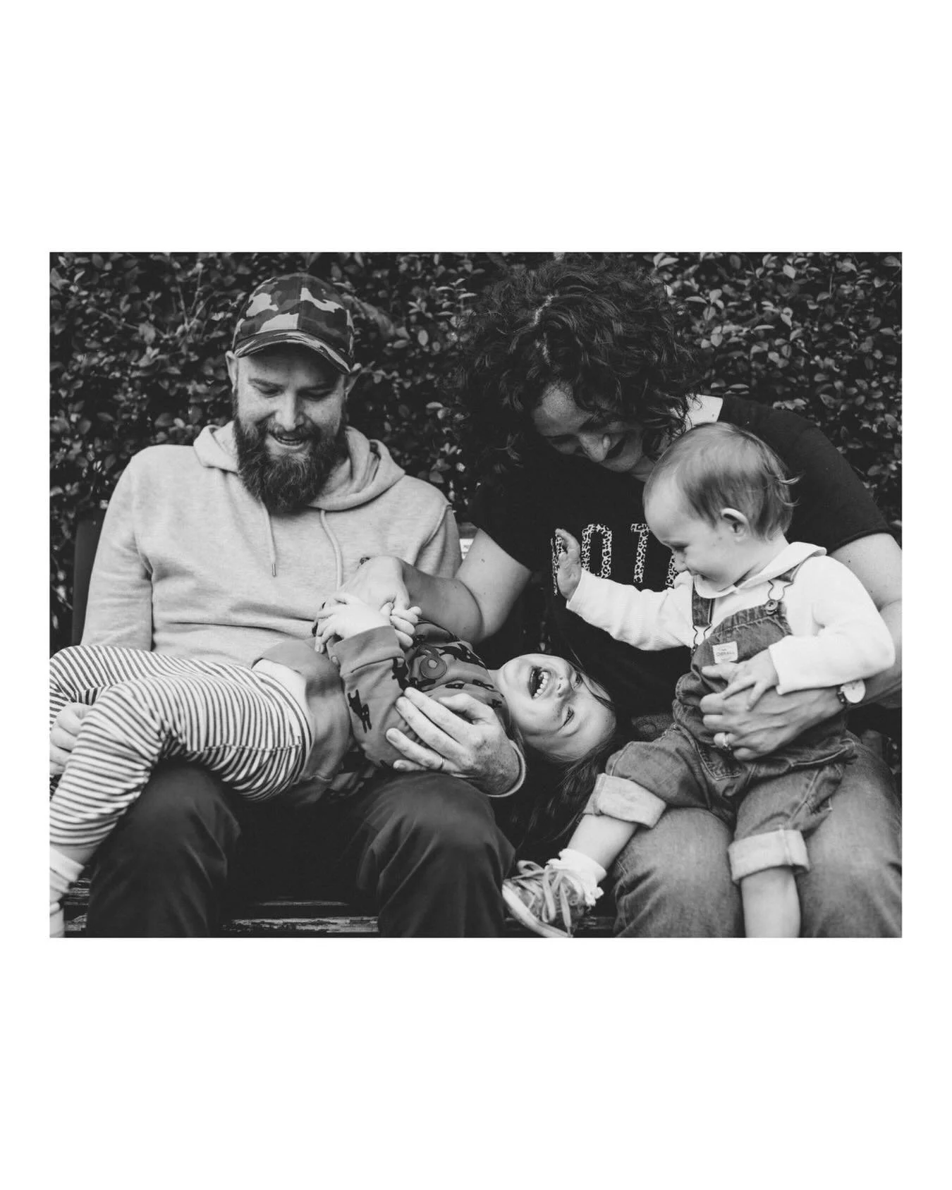 family shoots... where no one is required to 'sit still' 😉

#familyphotography #scottishfamilyphotography #scottishportraits #snapshotoffamilylife