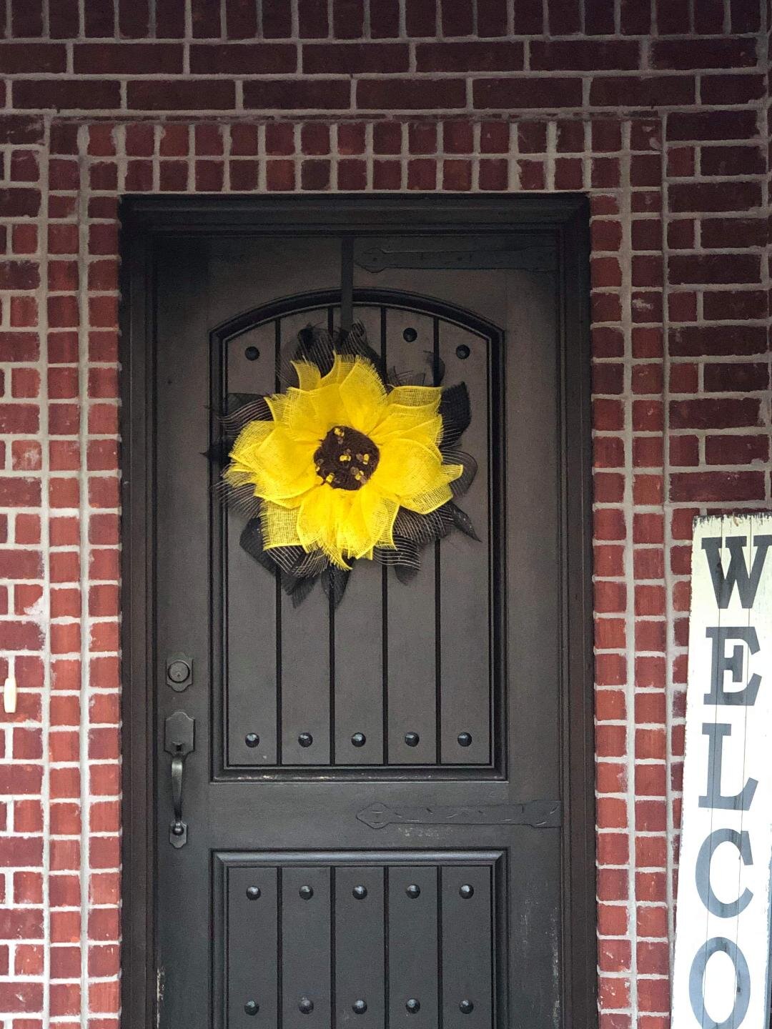 Sunflower Wreath with family of bumblebees 