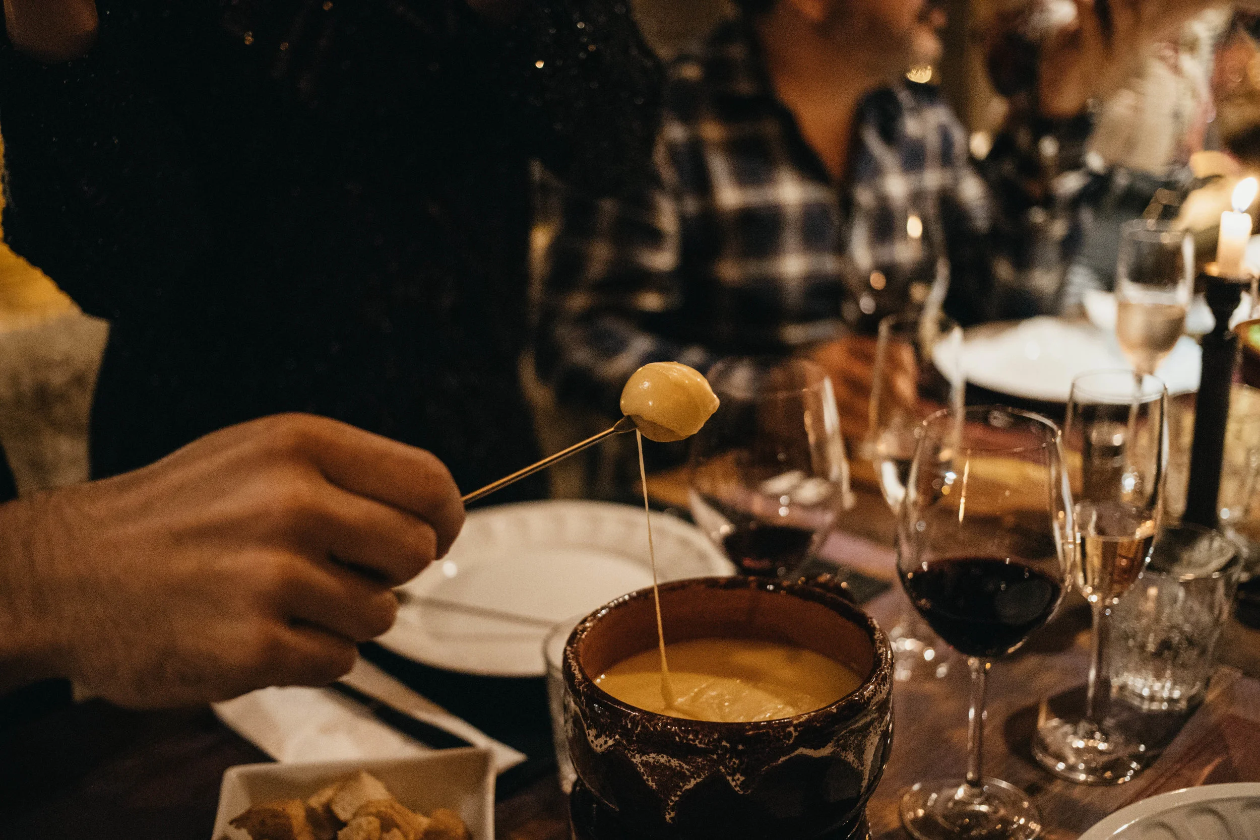 Fondue em Gramado A Noite Suíça do Restaurante Malbec Eduardo & Mônica