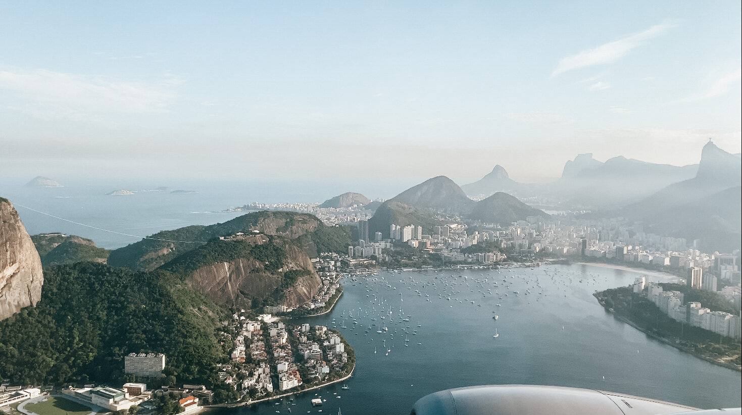 O Melhor Lado do Avião Chegando no Rio de Janeiro - Eduardo & Mônica