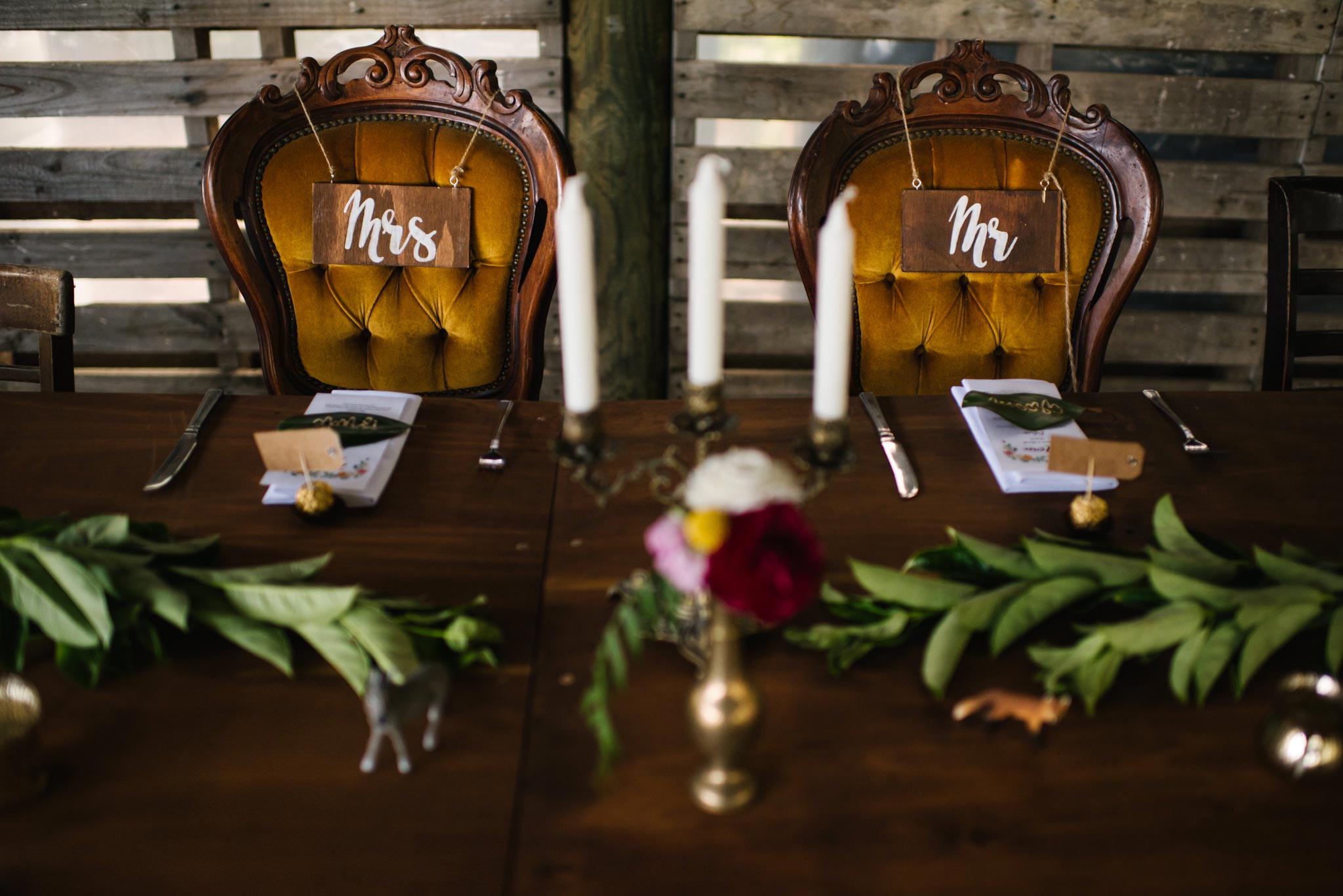 Rustic table setting at country wedding