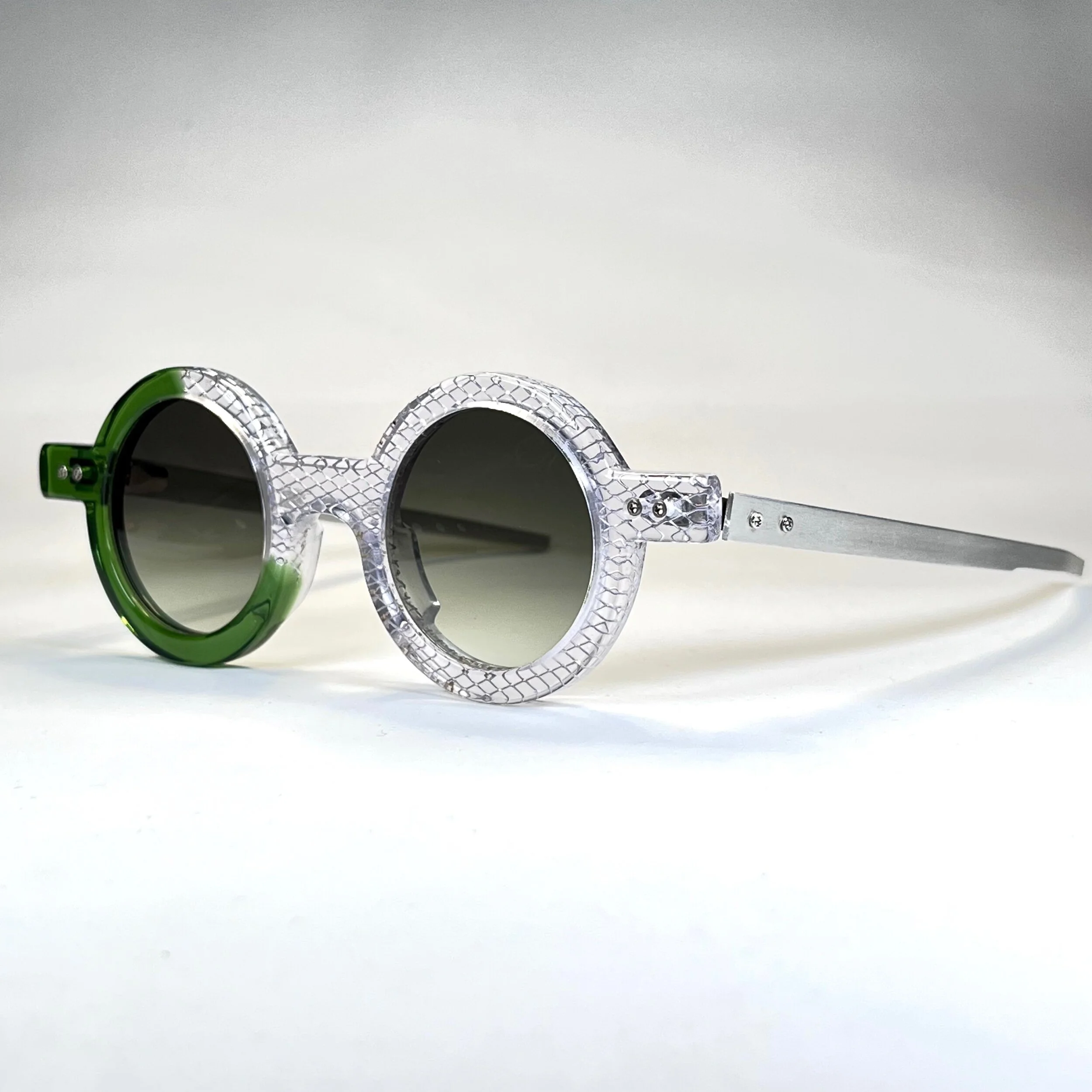 5E707EDF-3D00-4B6D-84C2-40A058F394BF