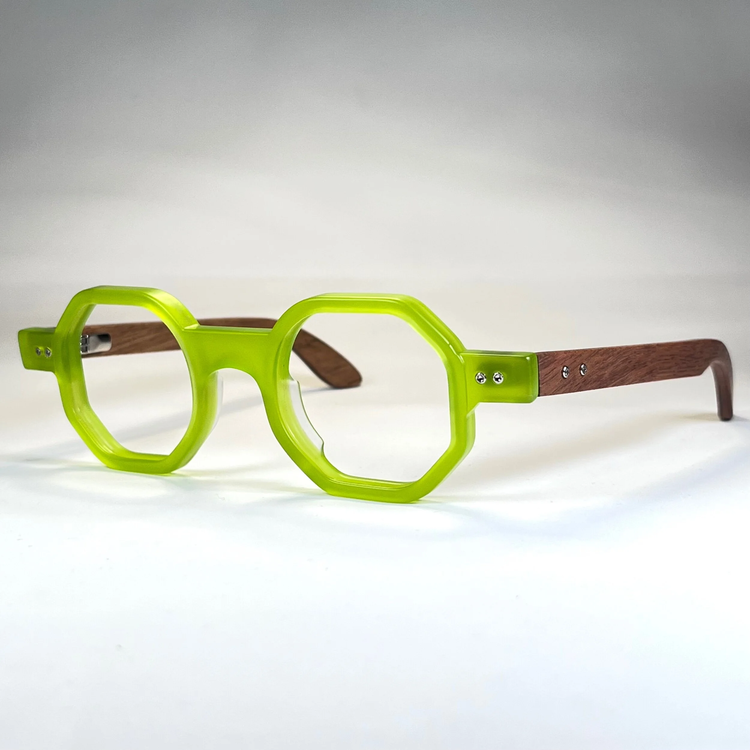 5F0795A8-A7D8-4835-95F1-E8E0287058FB