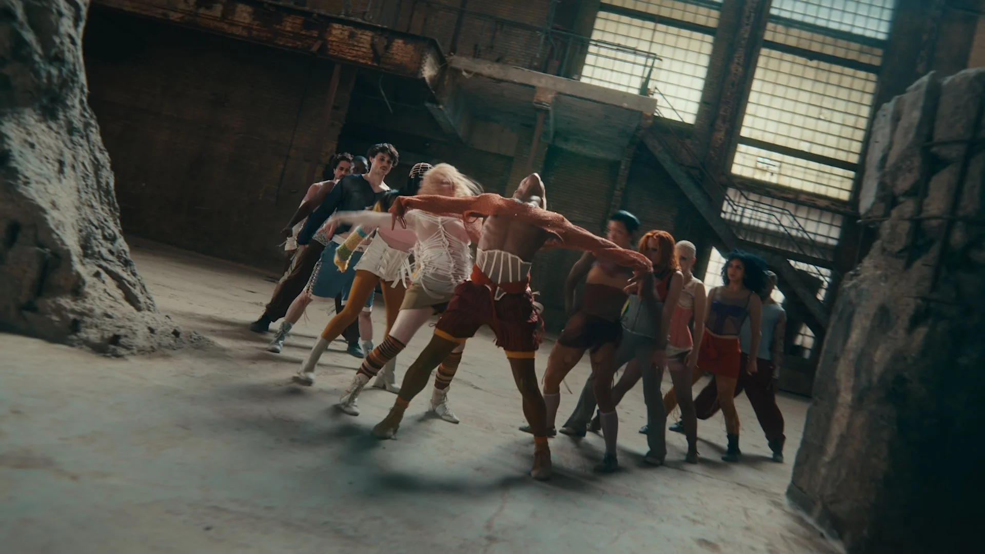 SUNO_Dancer_MV__1.2.22.jpg