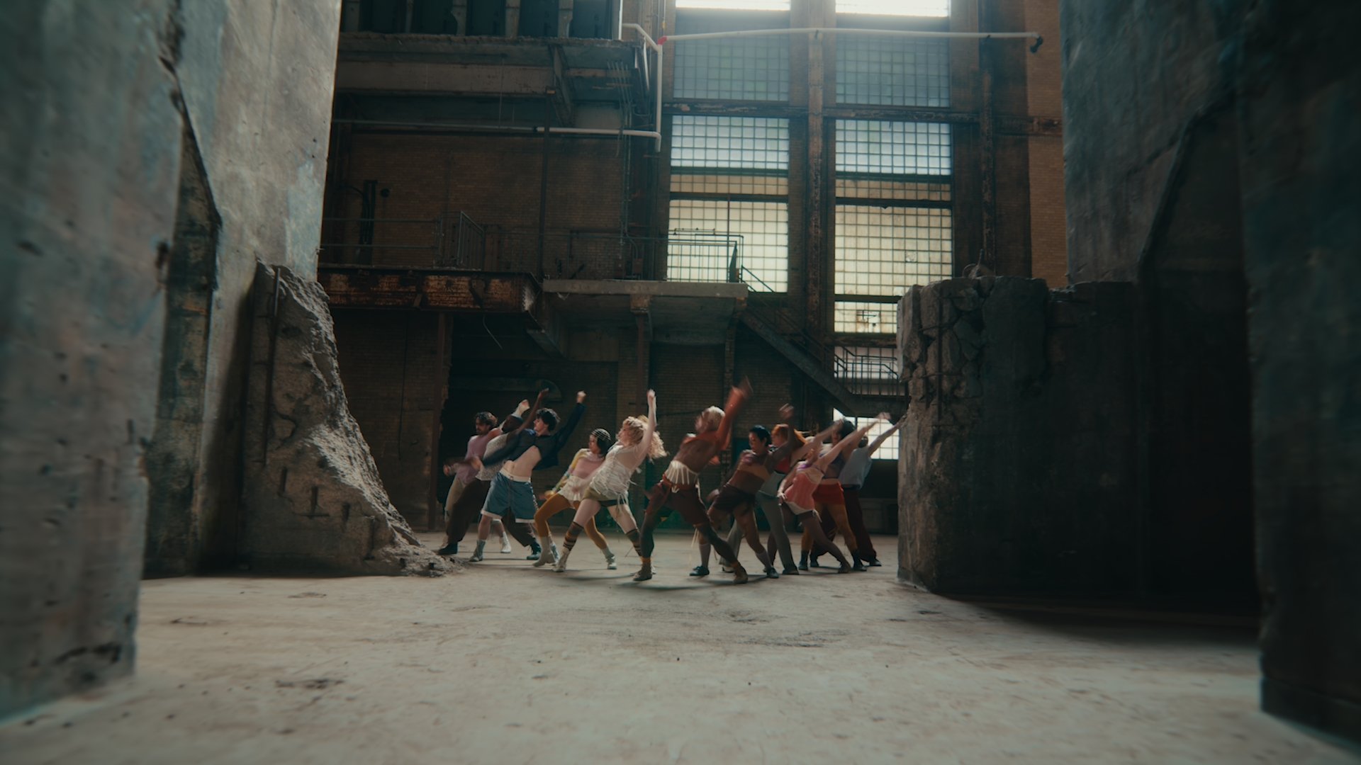 SUNO_Dancer_MV__1.2.26.jpg