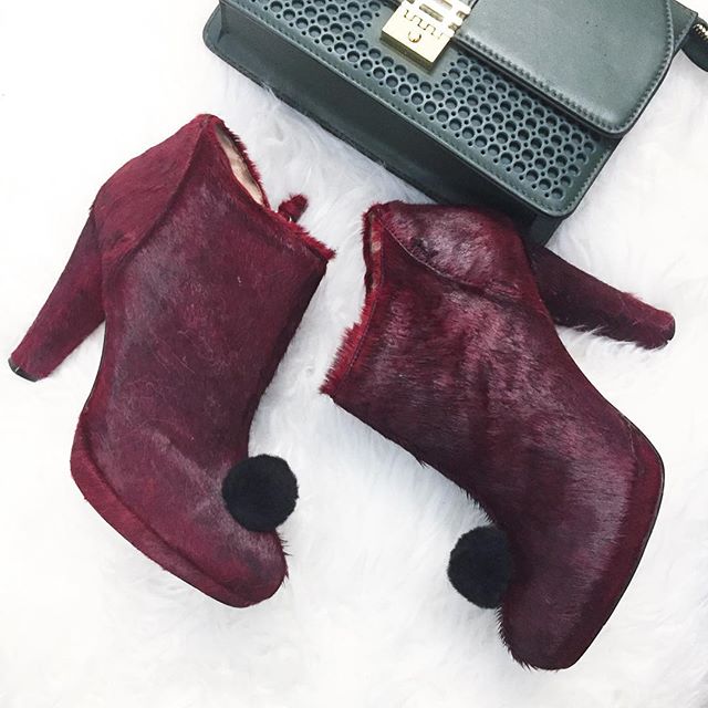 What are you wearing this Christmas it just has to be our ankle boots!! #mifani #autumn #shoes #boots #pompom #girlsquad #womensdesigner #womensstyle #womensfashion #womensshoes #fashion #fashionista #fashionstyle #fashionlover #style #stylist #ootd 