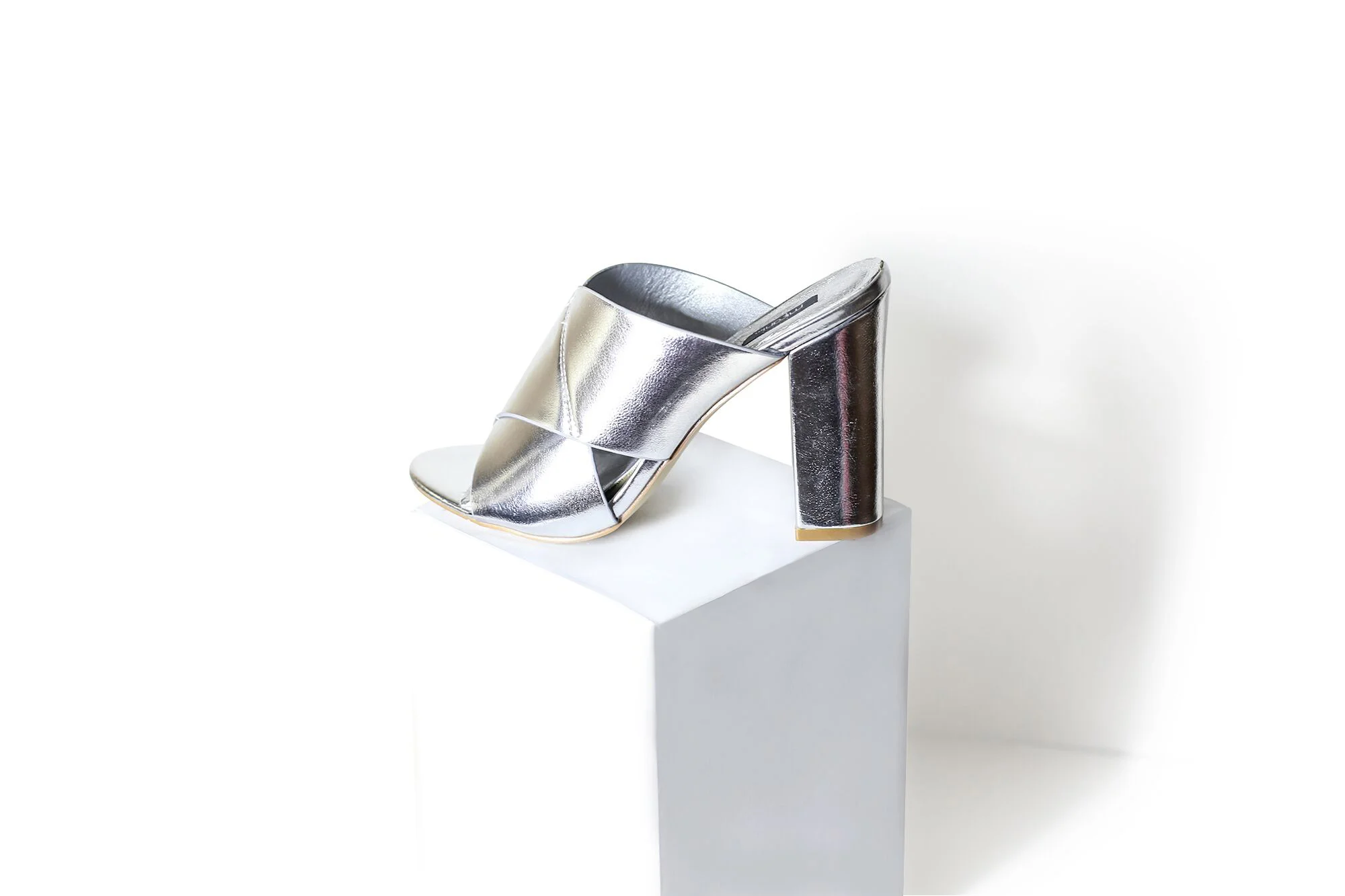 Silver shoes for wedding
