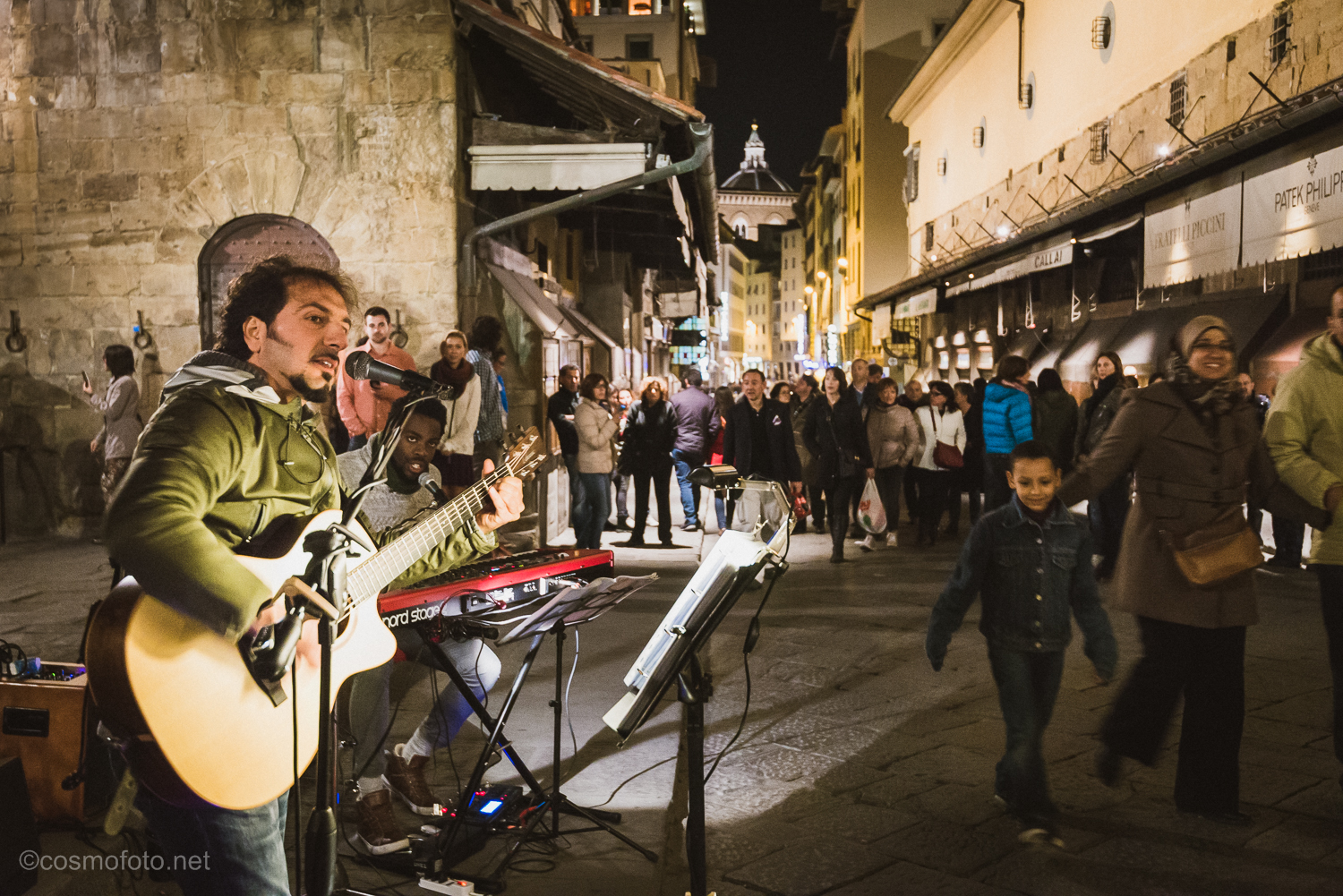 A busker playing on Ponte Veccio bridge