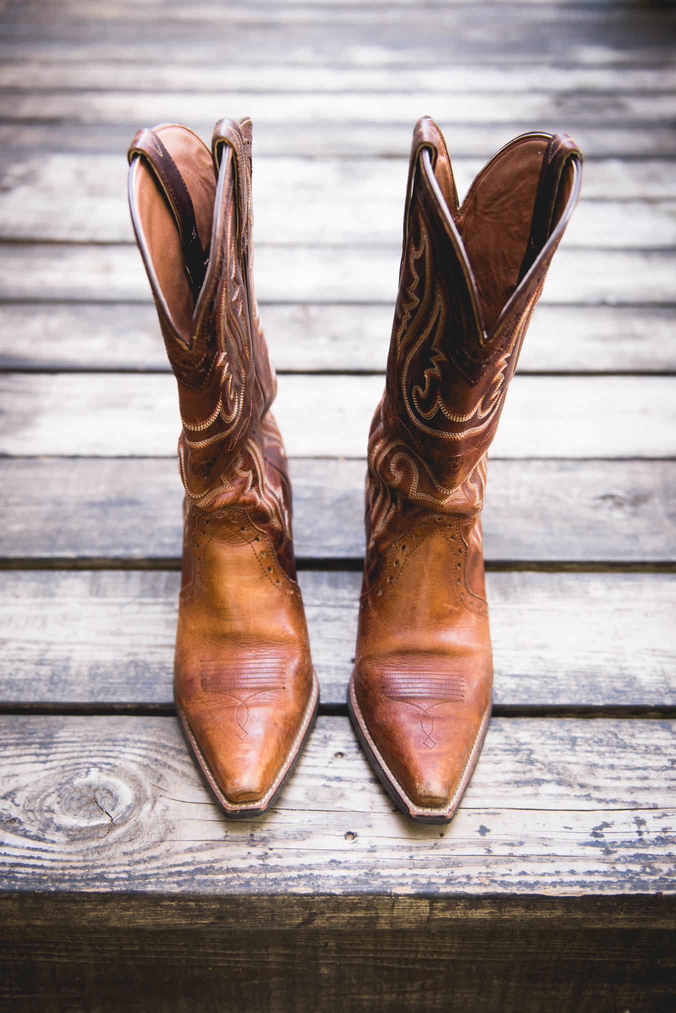 Kelly Glaze Photography , from Morgan + Hadley 's wedding. We loved Morgan's Ariats ! 