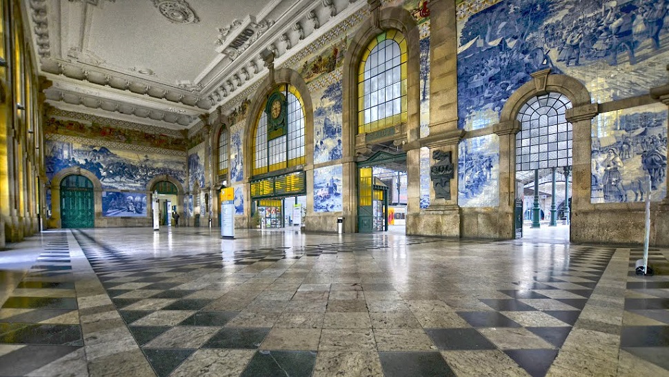 Bento train station Oporto, a spectacular view.
