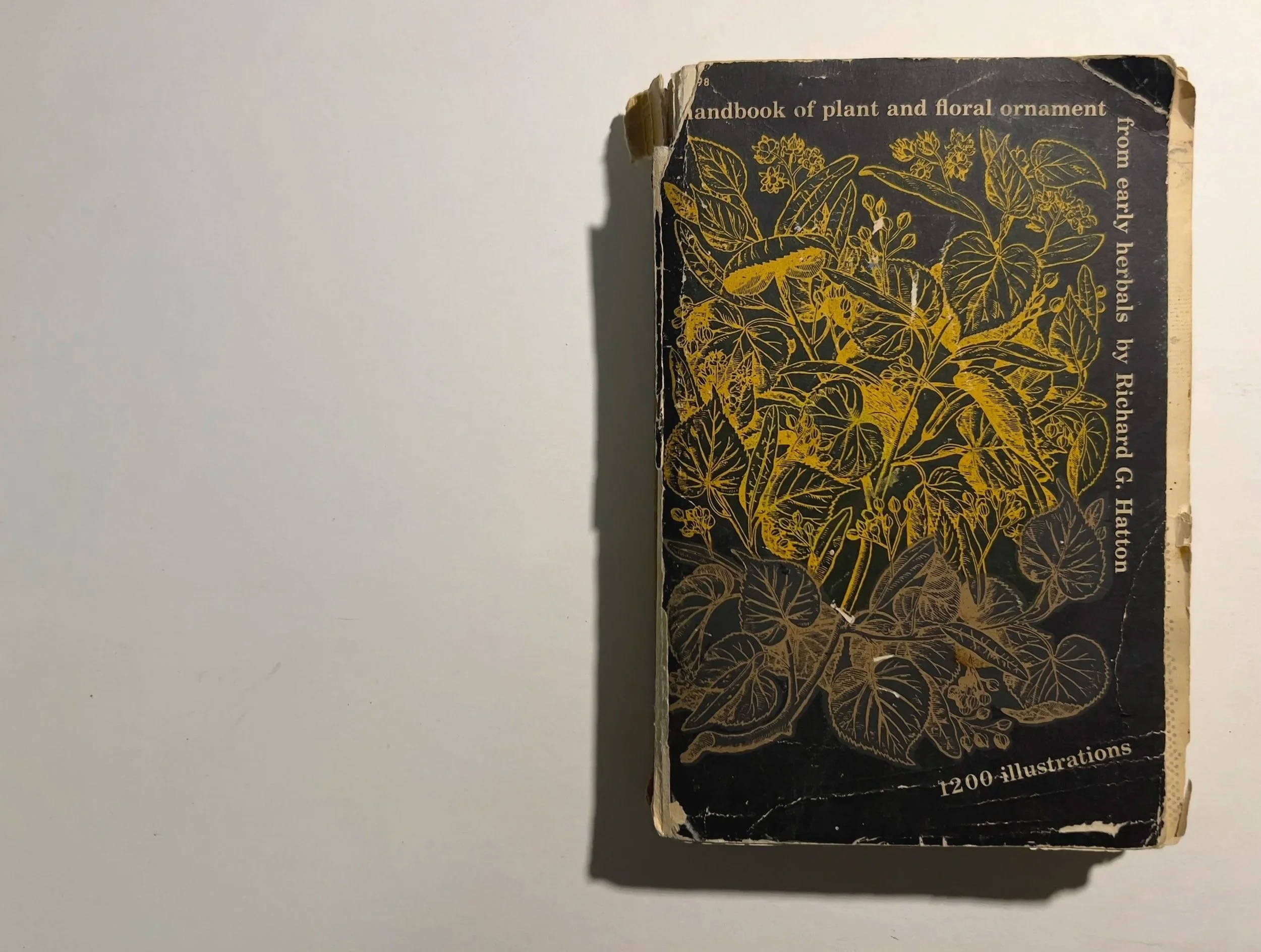  In the “Botanicals” series, the book “Hanbook of plant and floral ornament from early herbals” is used as both resource and inspiration for the works on paper on the following pages. 