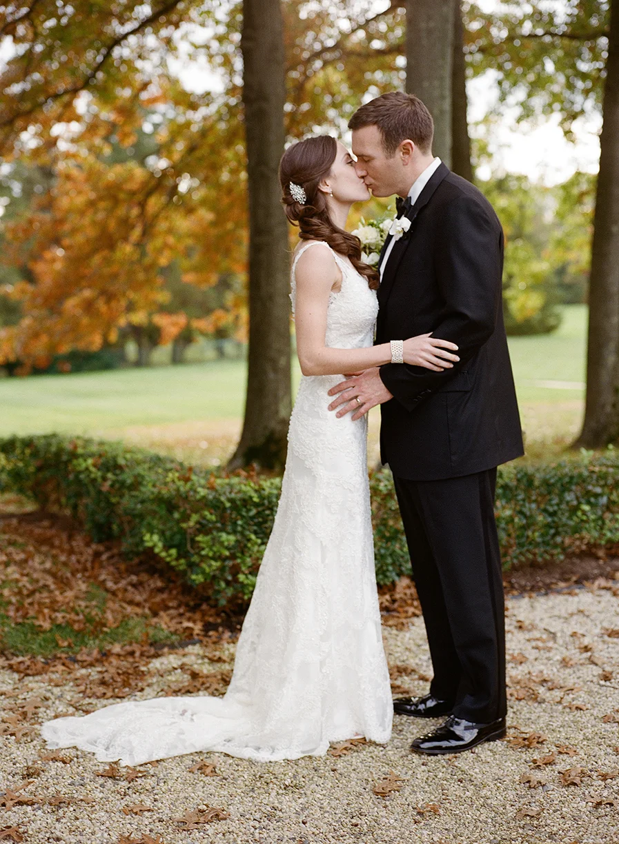 Nemours-Delaware-Art-Museum-Fall-Film-Wedding-Photographer-056.jpg