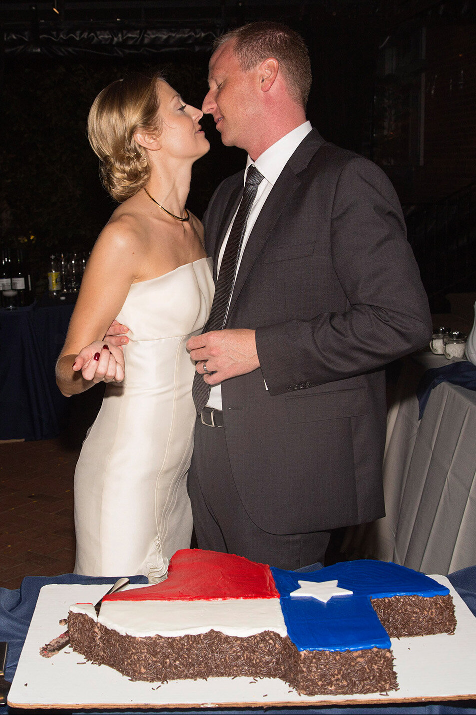 Buena-Vista-Delaware-Wedding-Fall-100-Layer-Cake055.jpg