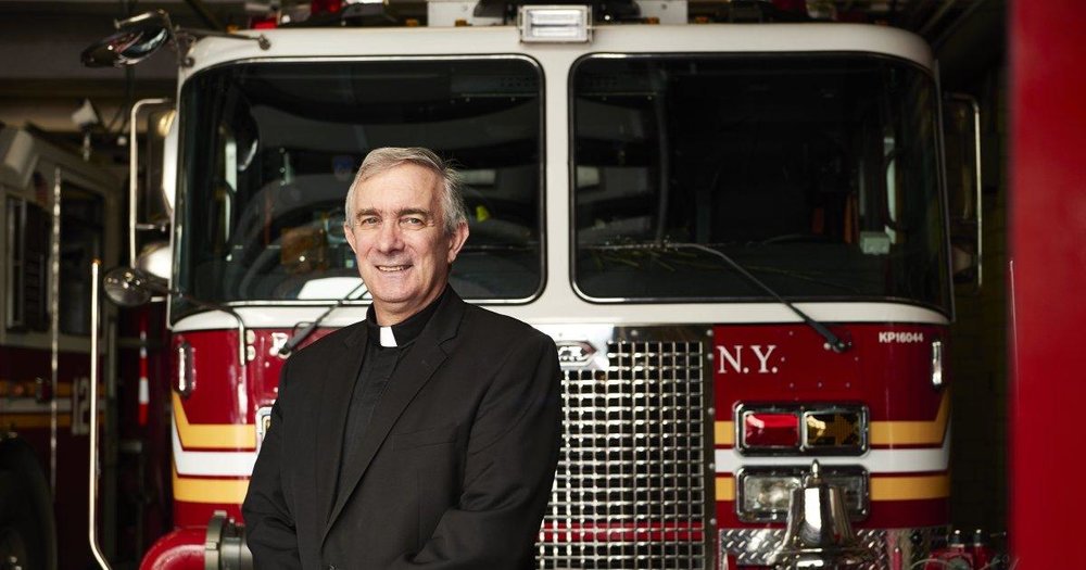 Tom Colucci, le pompier devenu prêtre après les événements du 11 septembre 2001 Image-asset