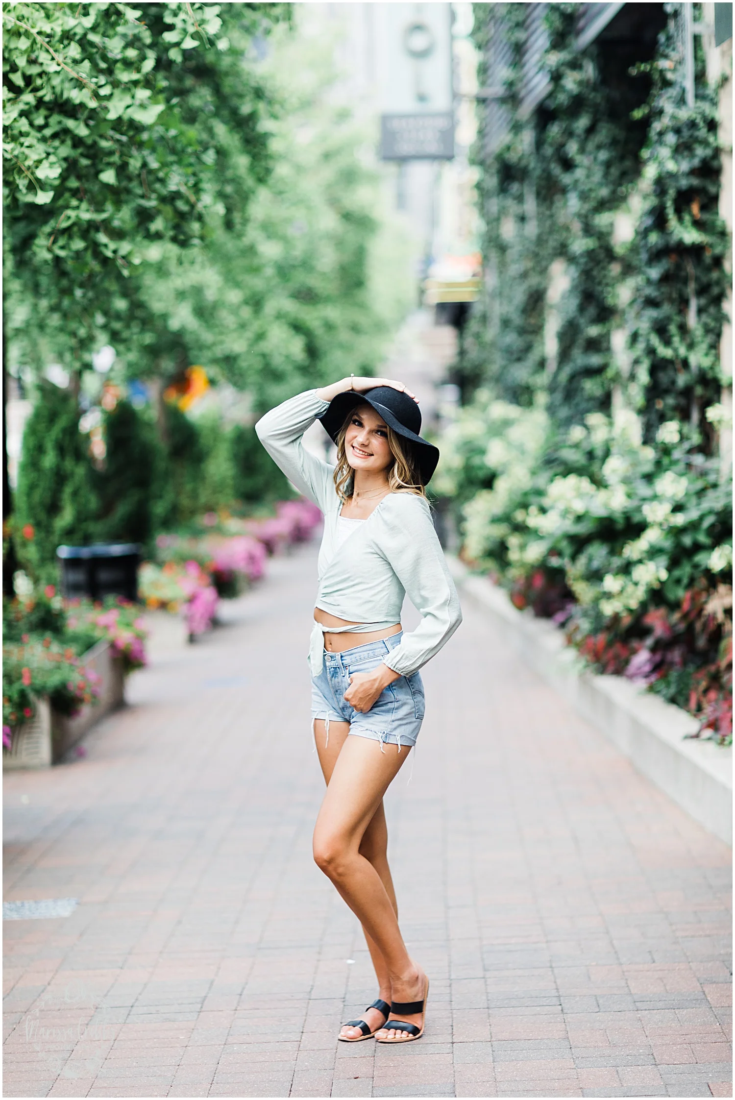GRACIE SENIOR BLOG | KANSAS CITY SENIOR PICTURES | MARISSA CRIBBS PHOTOGRAPHY_8953.jpg