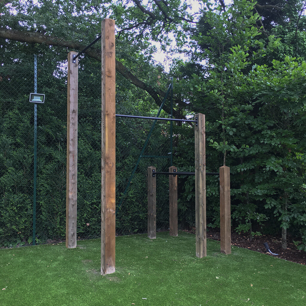 Garden high  bar, pull up bar and dip bars 3e.jpg