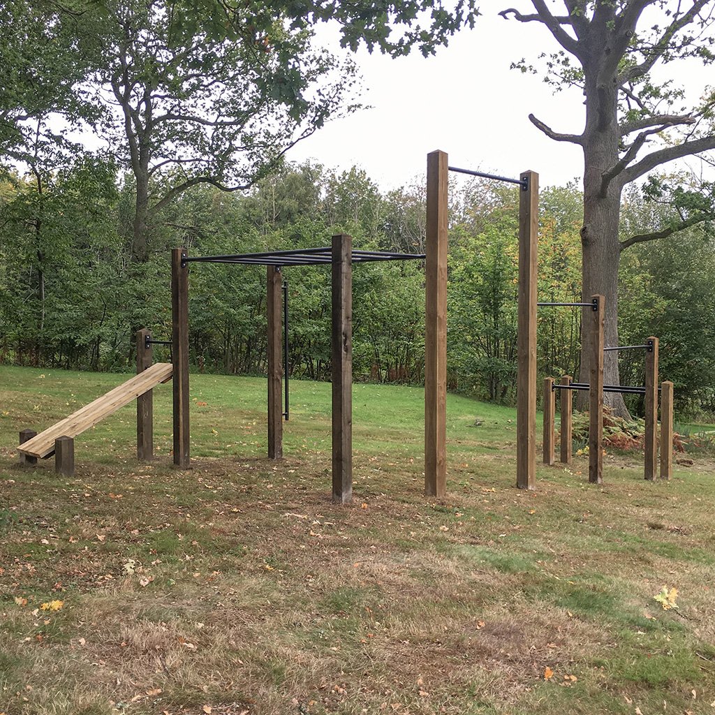 056 2018 garden monkey bars, high bar, double pull up, dip bars and abs bench installation.jpg