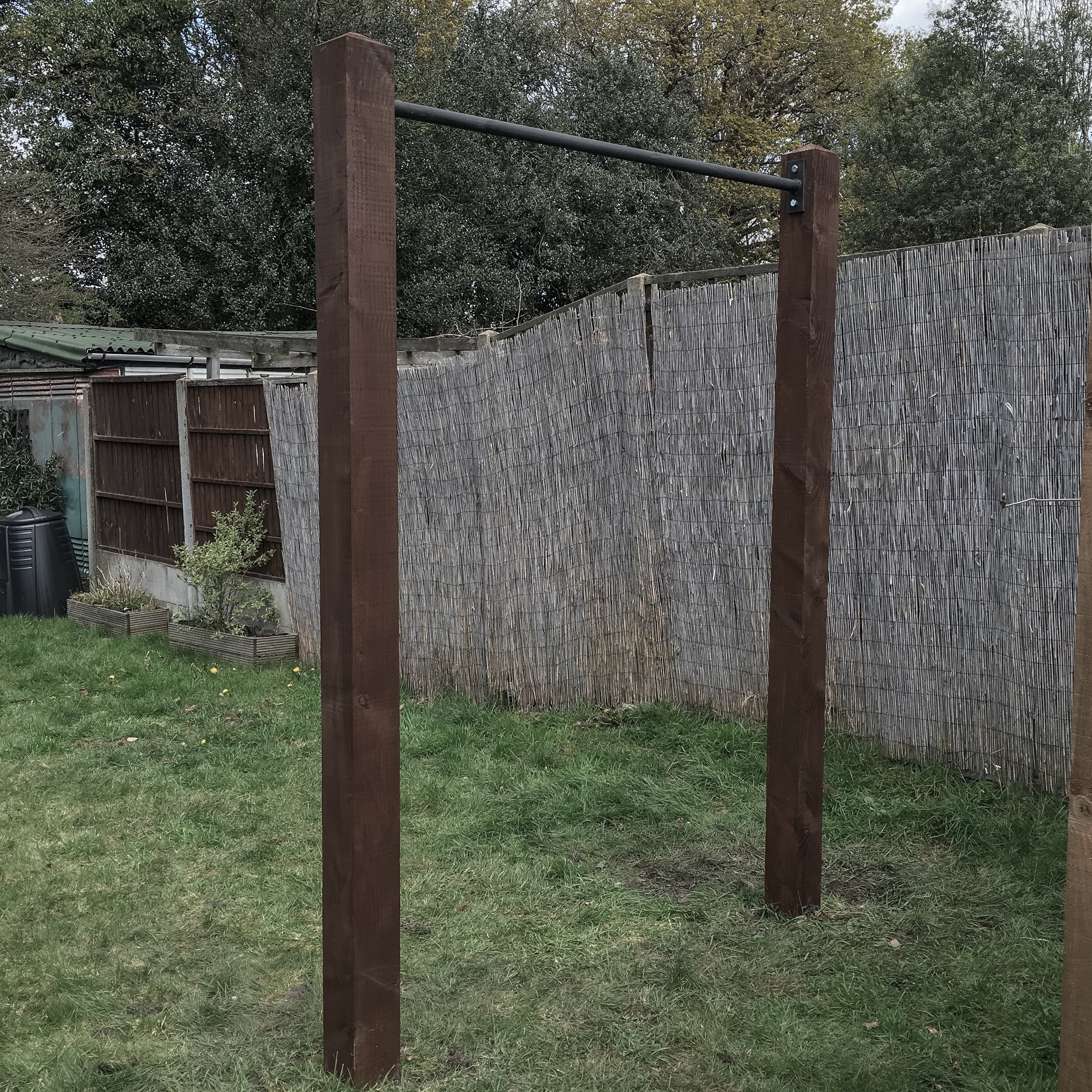 020 2016 garden pull up bar installation.JPG