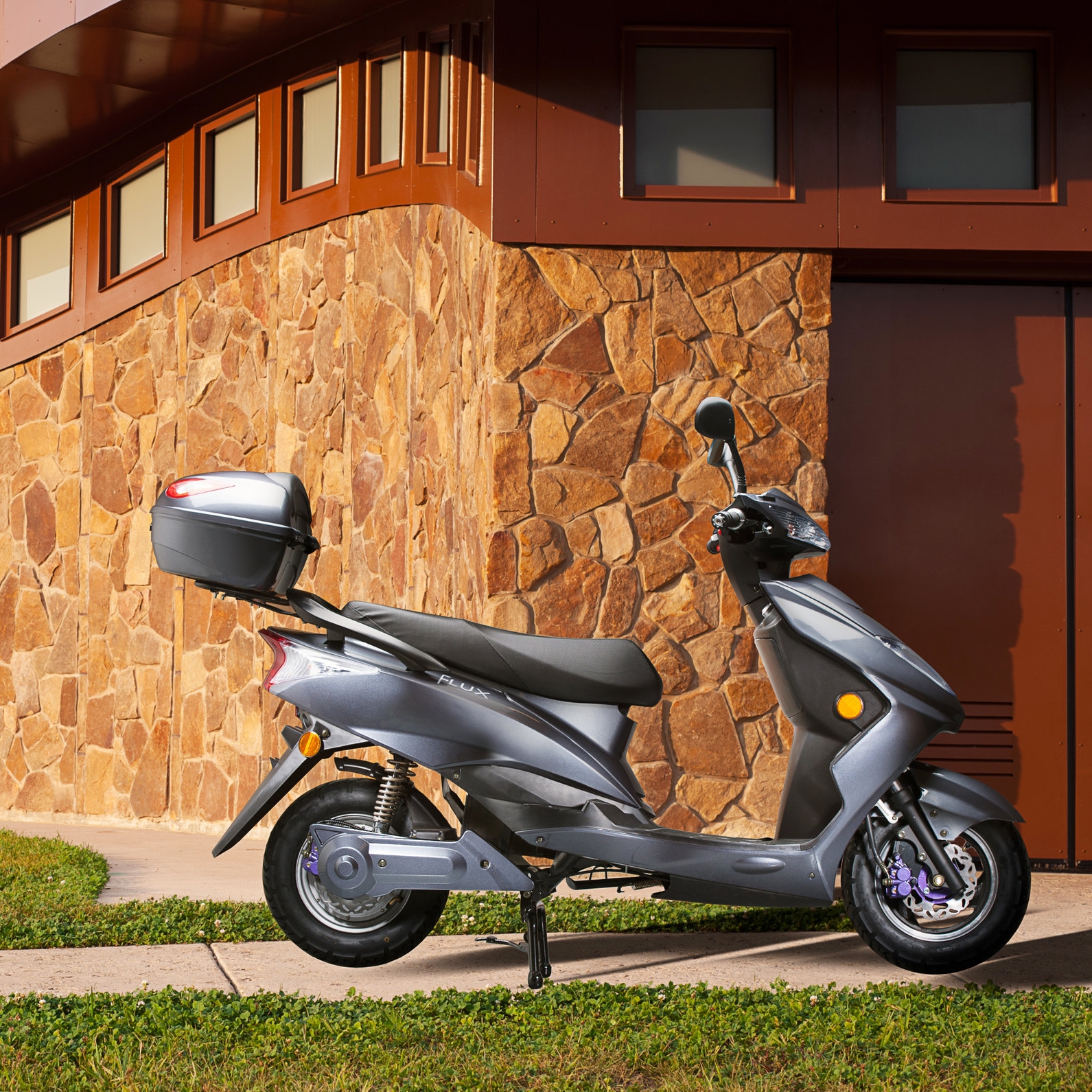 Flux_Mopeds-24.jpg