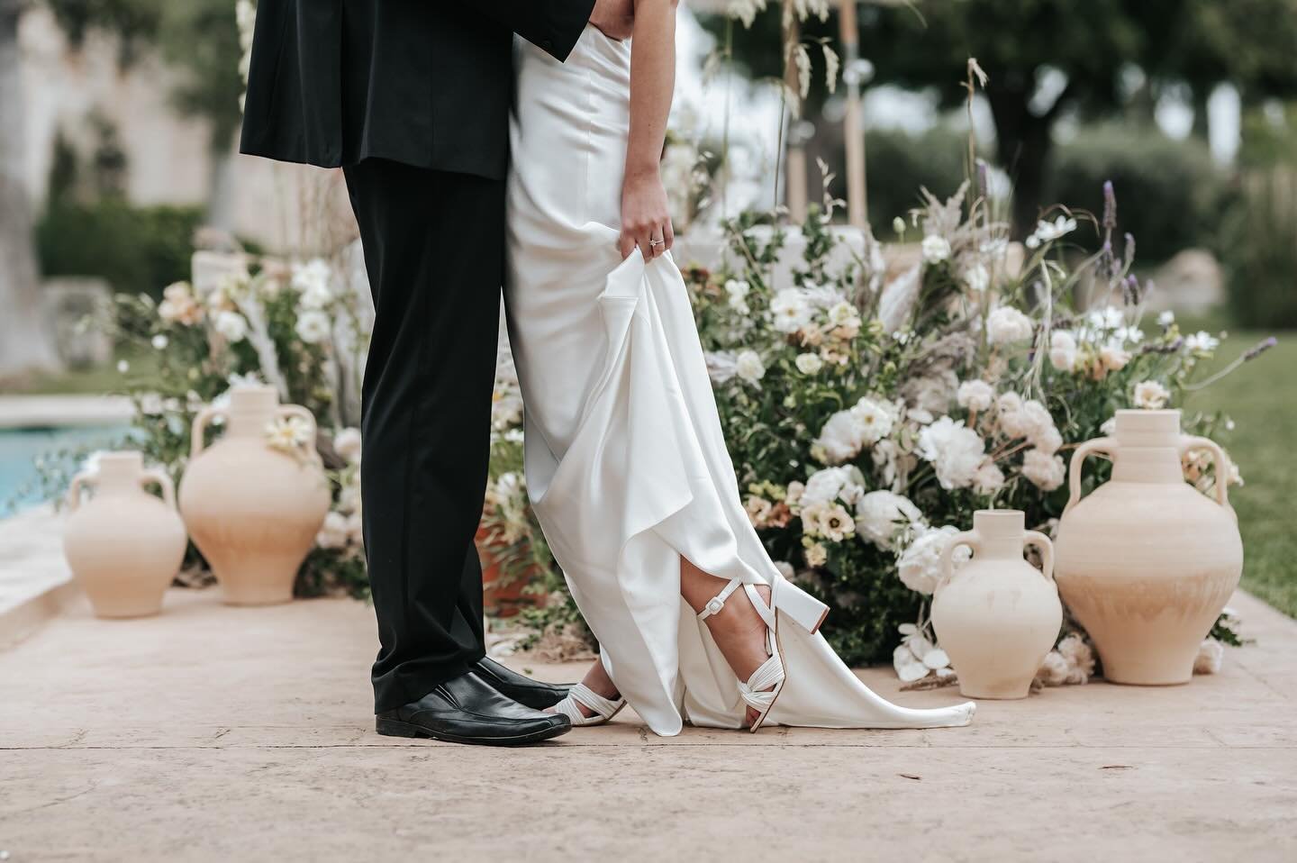 Sometimes it&rsquo;s not all about the faces ❤️ #weddingshoes #bridalshoes #weddingdetails #weddingdaydetails #satinweddingshoes