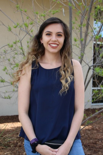 Shafter Learning Center Team Member: Maria Santana Maria Santana was born in Mexico, and raised in Shafter, California. Maria graduated from Shafter High School with the class of 2016. She is enrolled at California State University of Bakersfield and is pursuing a bachelor's degree in Kinesiology with a concentration in Allied Health. Maria plans to graduate from CSUB, then continue her studies at a graduate program to obtain her doctorate in Occupational Therapy. She likes to encourage others to live a healthy lifestyle to live not only a longer life, but a happier life as well. In her future career, she plans to return to Shafter where she will offer her services to the community.