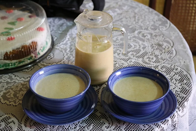  Masato—a traditional Esmeraldan drink made with ripe sweet plantain, coconut milk and cinnamon.