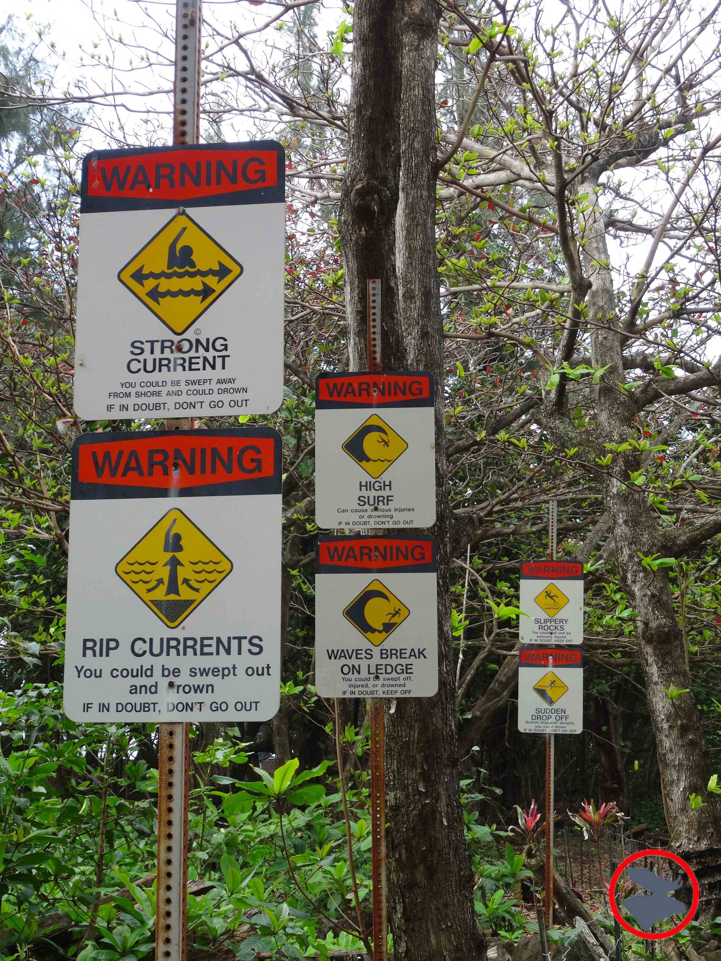 Warning-Signs-at-Kalalau-Trail2.jpg