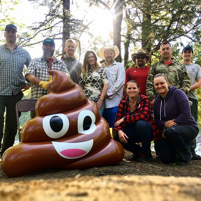 The Big Fork River isn&rsquo;t just rapids and wildlife; there&rsquo;s also unexpected...stuff. 
#💩 #floaty #uniquefinds #rivertreasure #bigforkriver #minnesotariver #bigfork #getonthewater #getoutside #alwayswearapfd