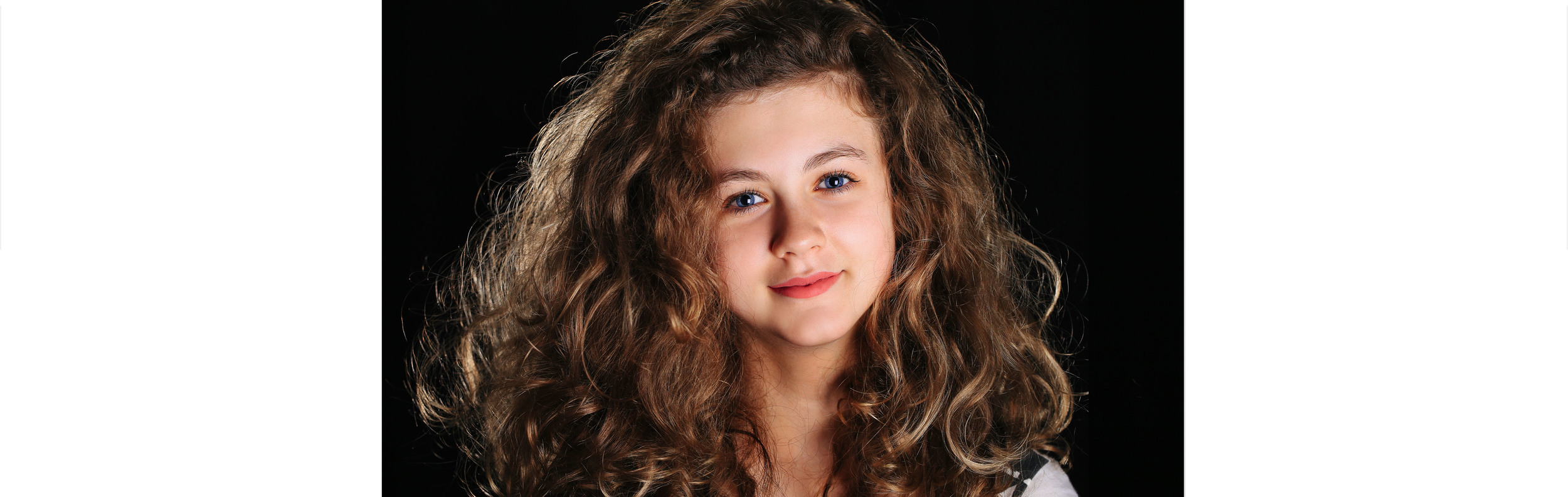 Portrait Paloma 2 small.jpg