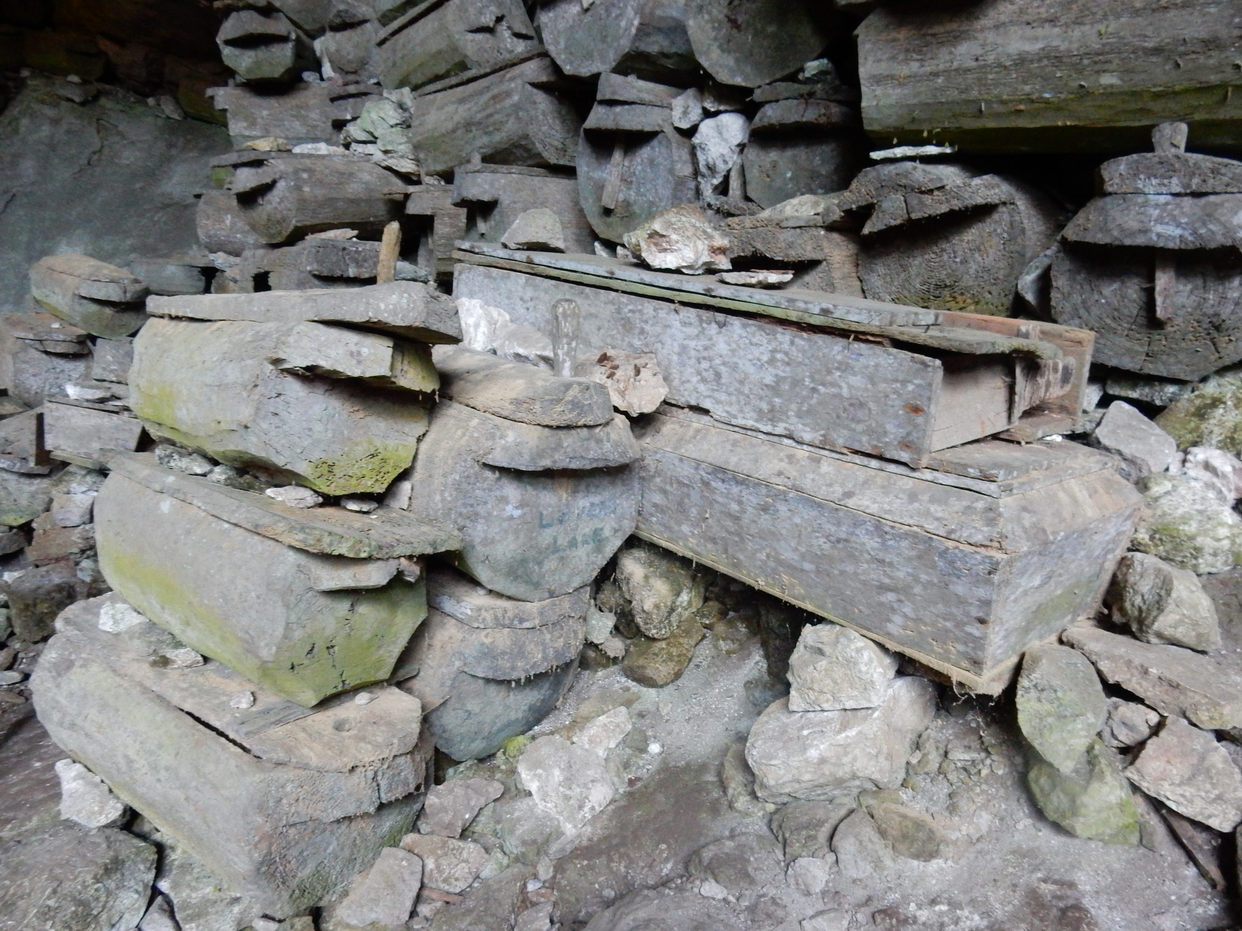 coffins in sagada caves