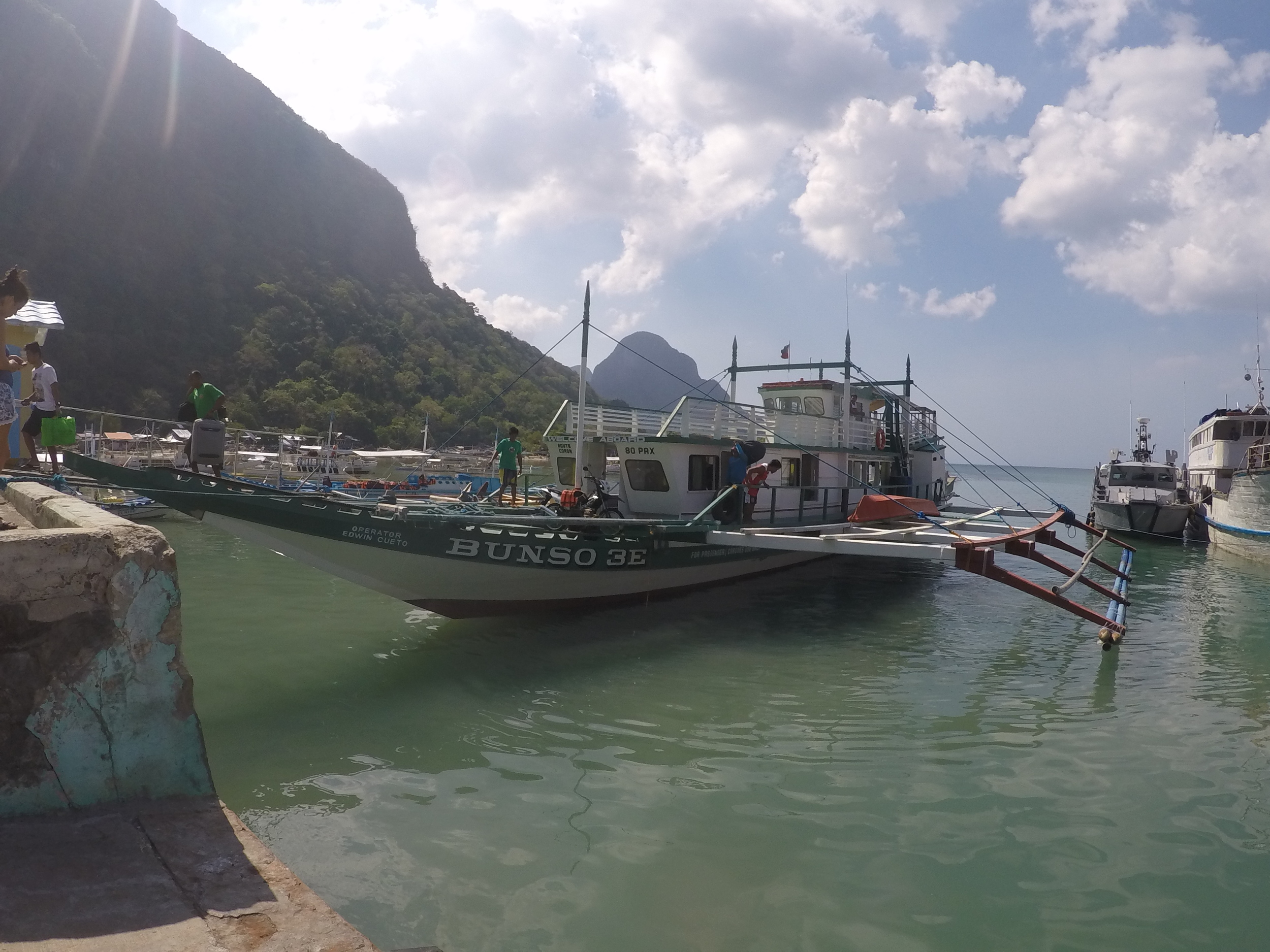 BUNSO 3 OUTRIGER BOAT BOUND FOR EL NIDO