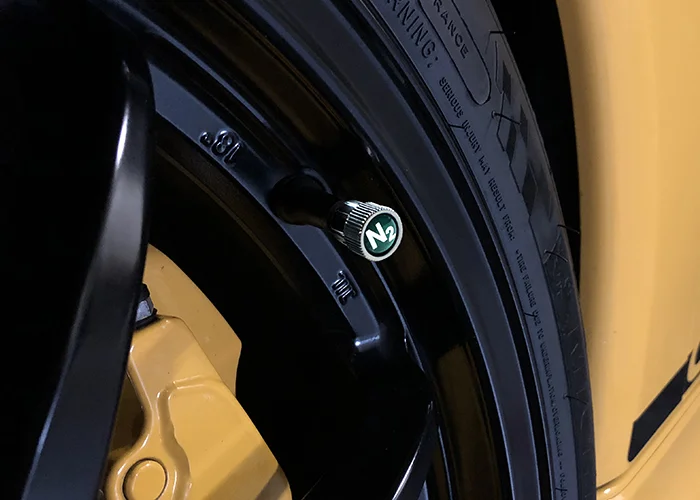 DSYCAR 4 pz/set alia bandiera pneumatici per auto tappo