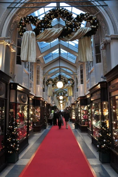 Burlington Arcade, London.jpg