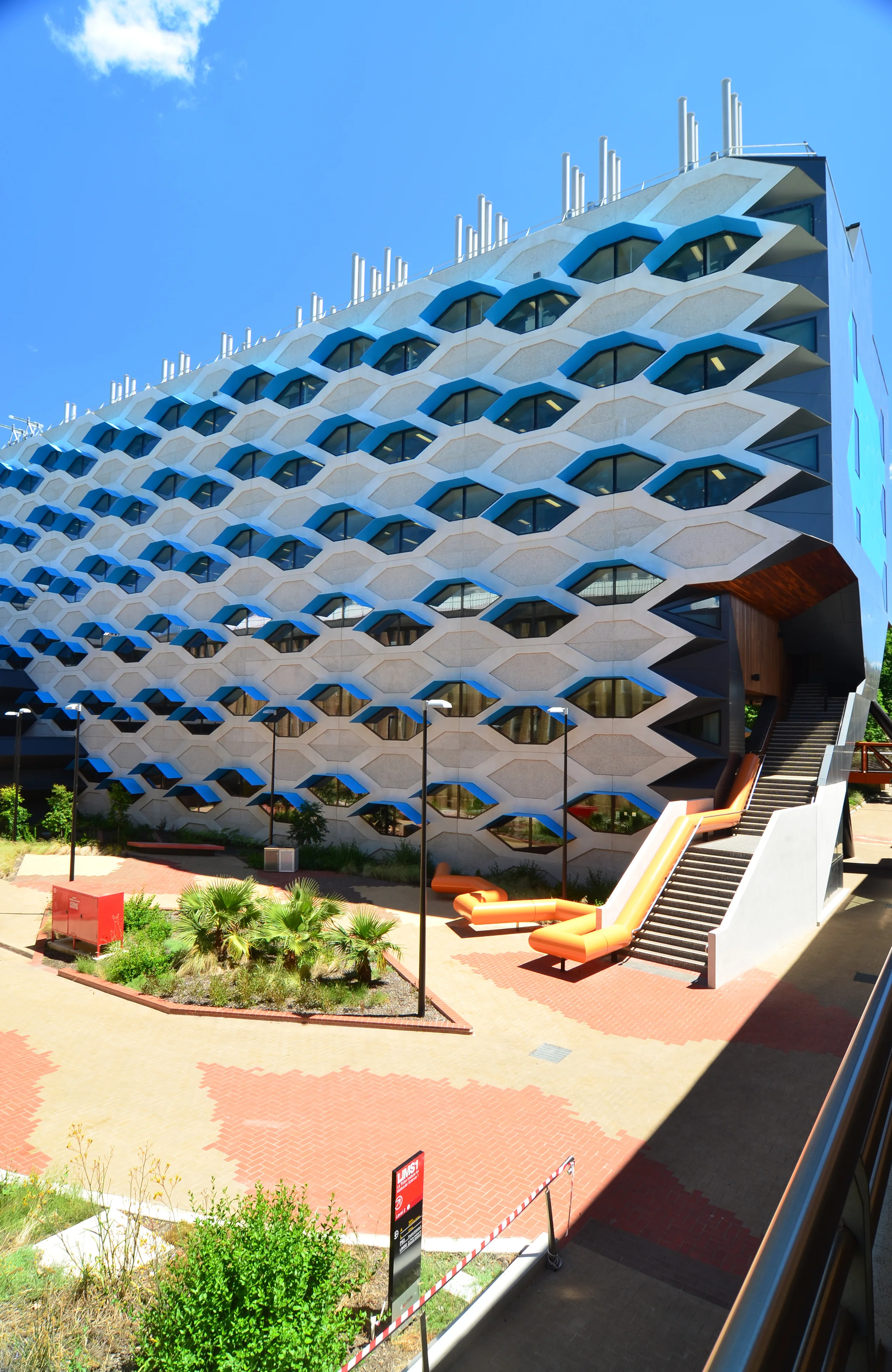 Lyons Architecture_Latrobe University 61.jpg