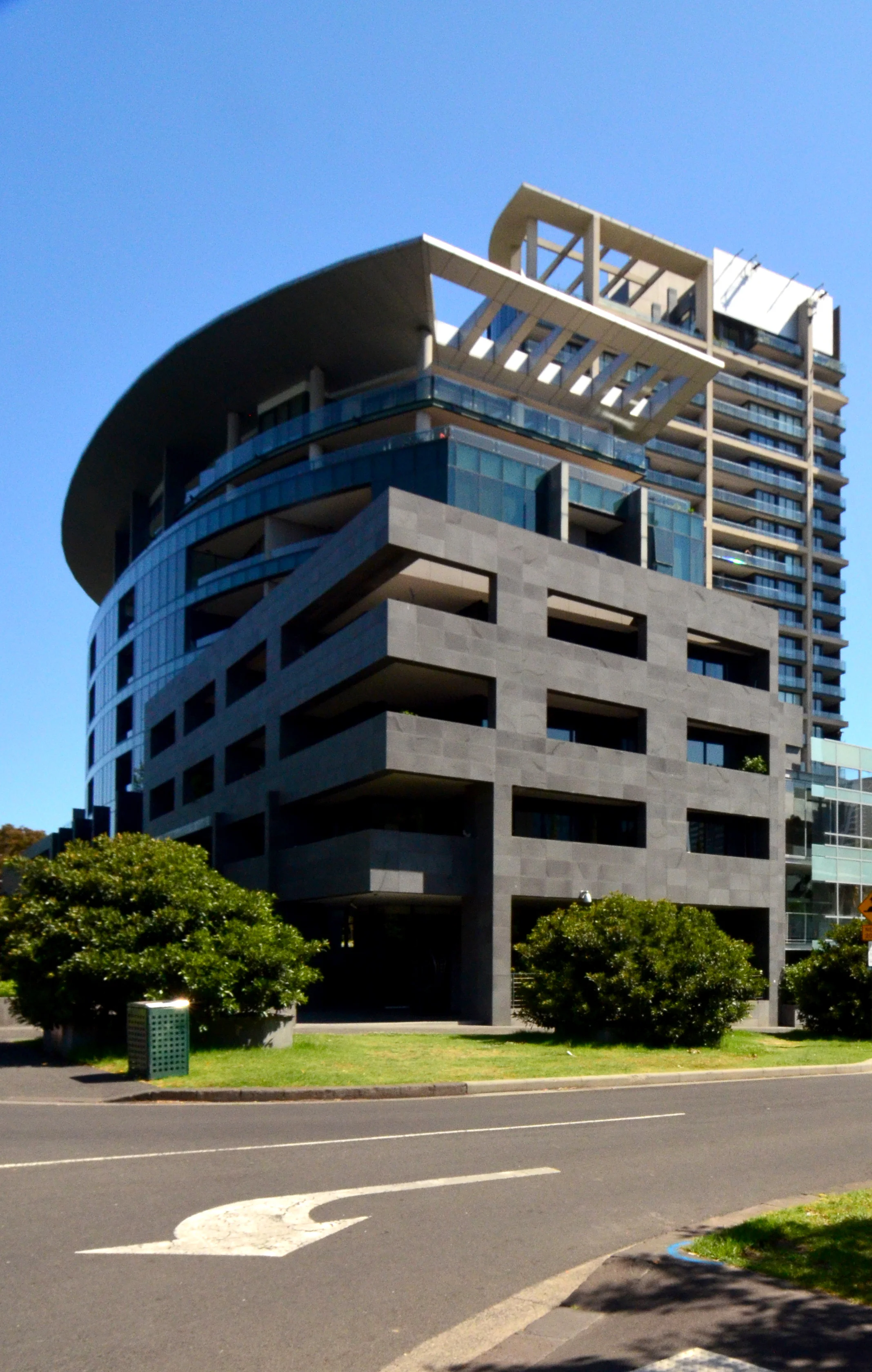 Bates Smart Architects_The Melbournian Apartments_Andrew Pham 02.jpg