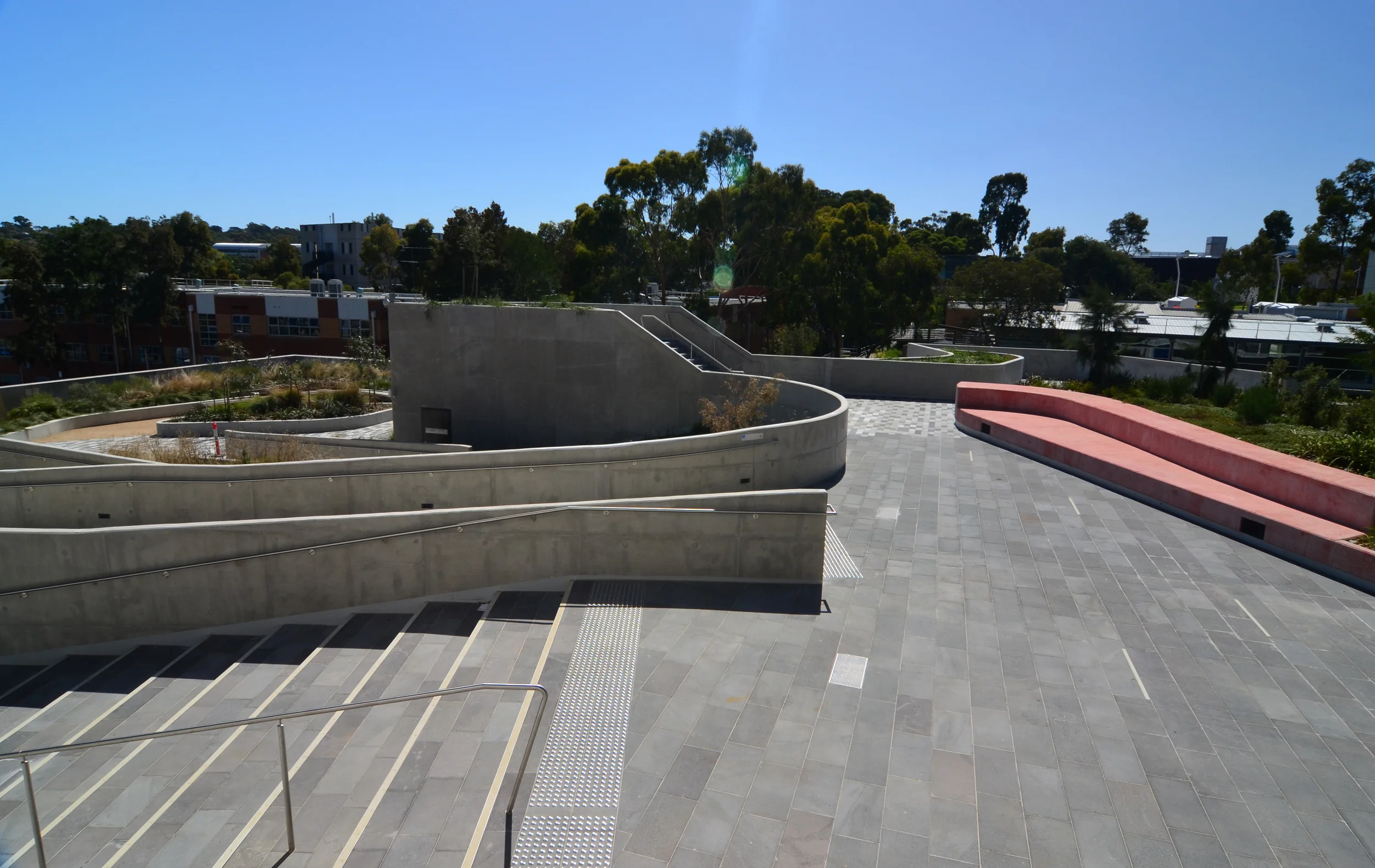Woods Bagot_Deakin Uni Burwood Frontage Building_Andrew Pham 72.jpg
