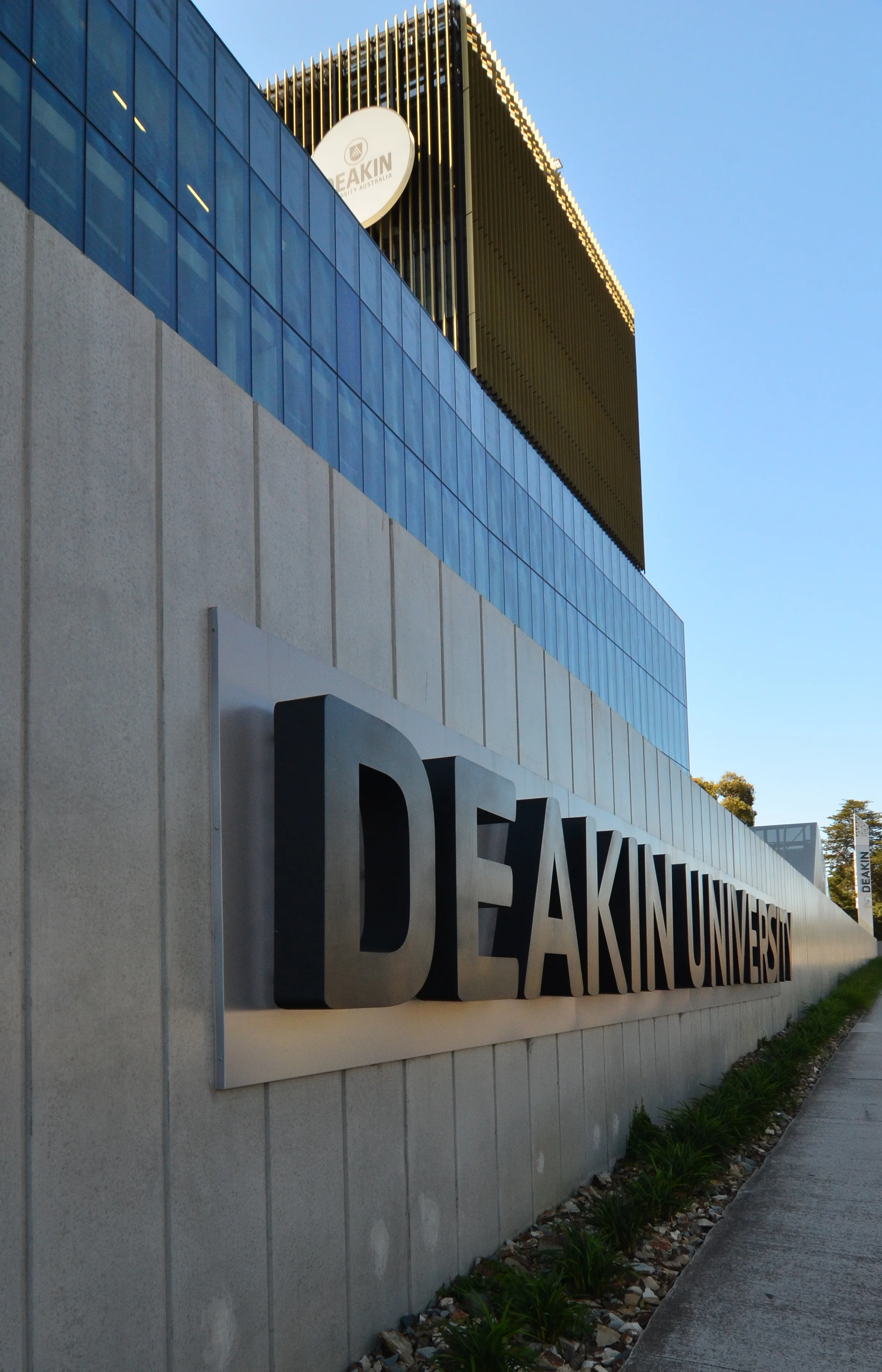 Woods Bagot_Deakin Uni Burwood Frontage Building_Andrew Pham 89.jpg