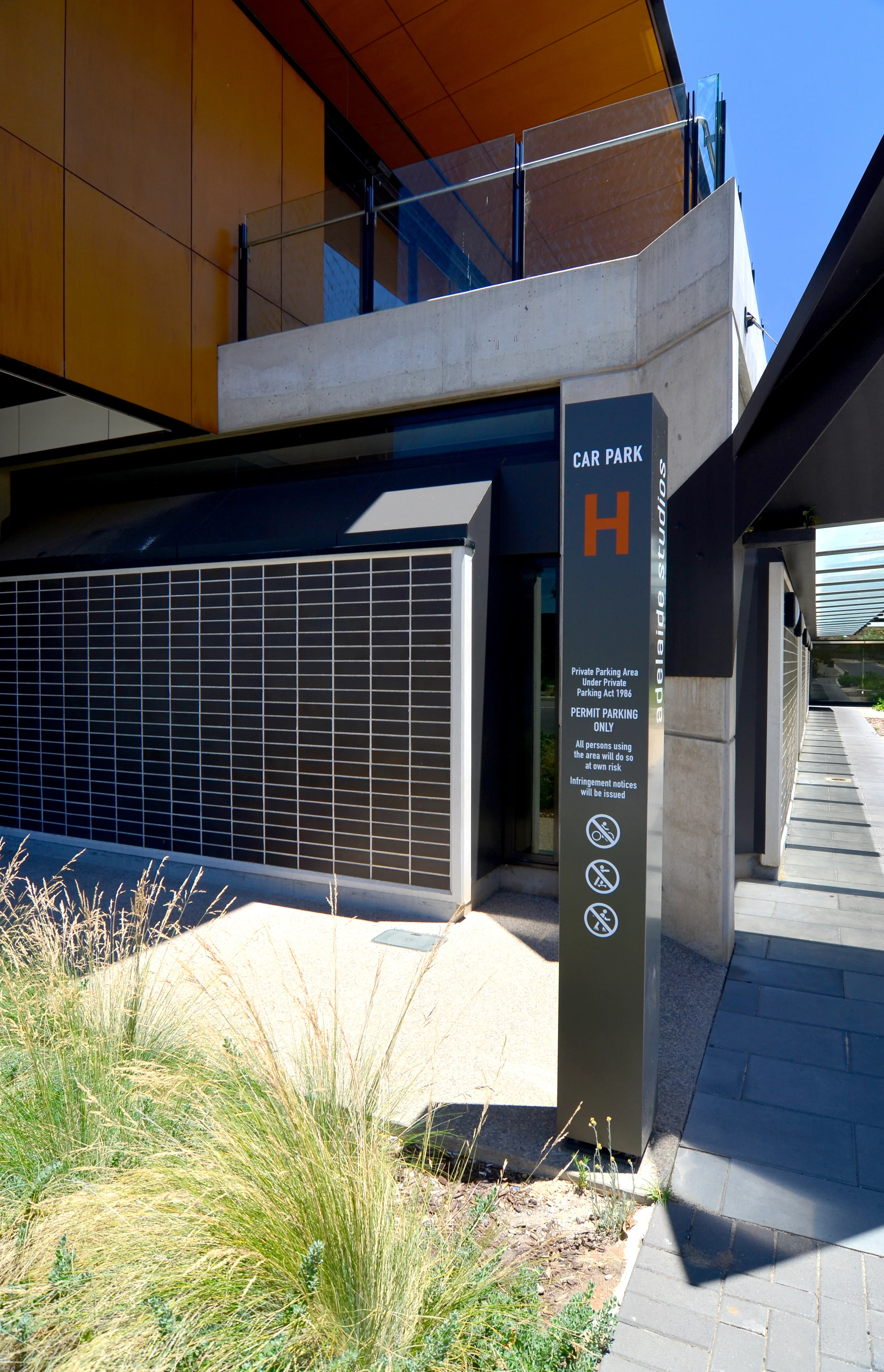 Grieve Gillett Architects_Adelaide Studios_Andrew Pham 10.jpg