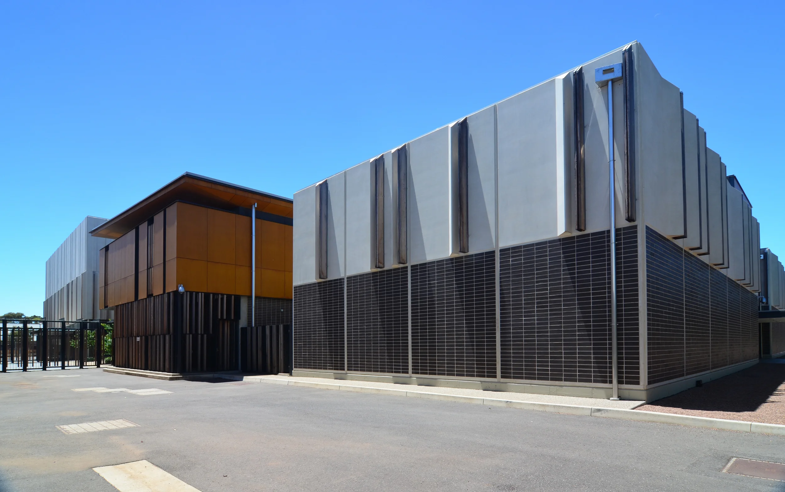 Grieve Gillett Architects_Adelaide Studios_Andrew Pham 43.jpg