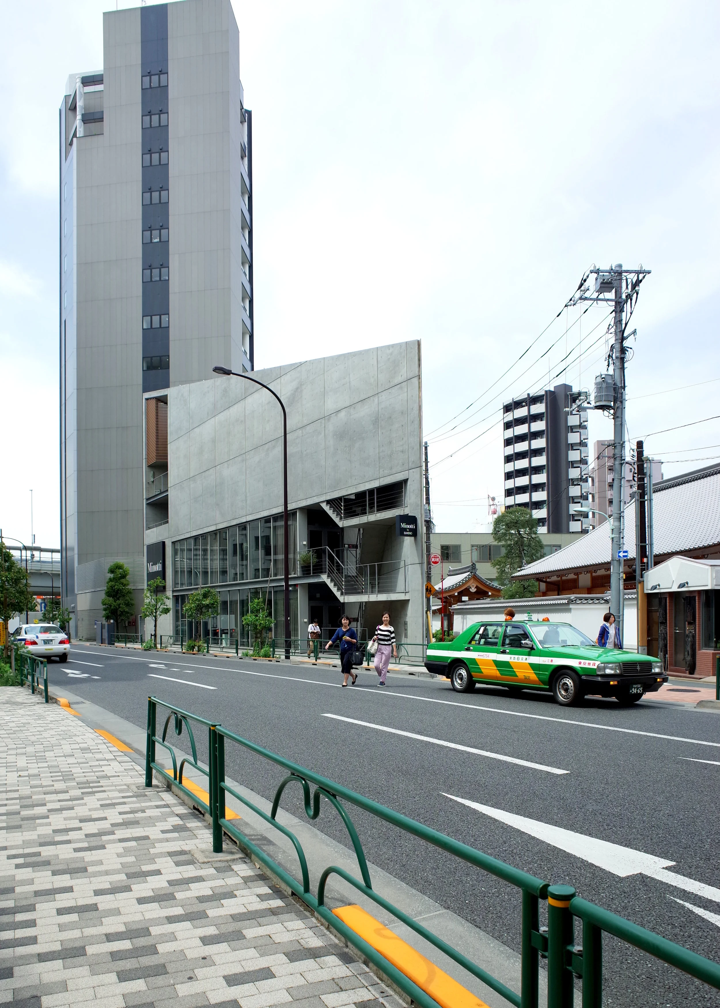 Minotti Triangle Tokyo - Minotti and Sukeno Studio - Andrew Pham 01.jpg