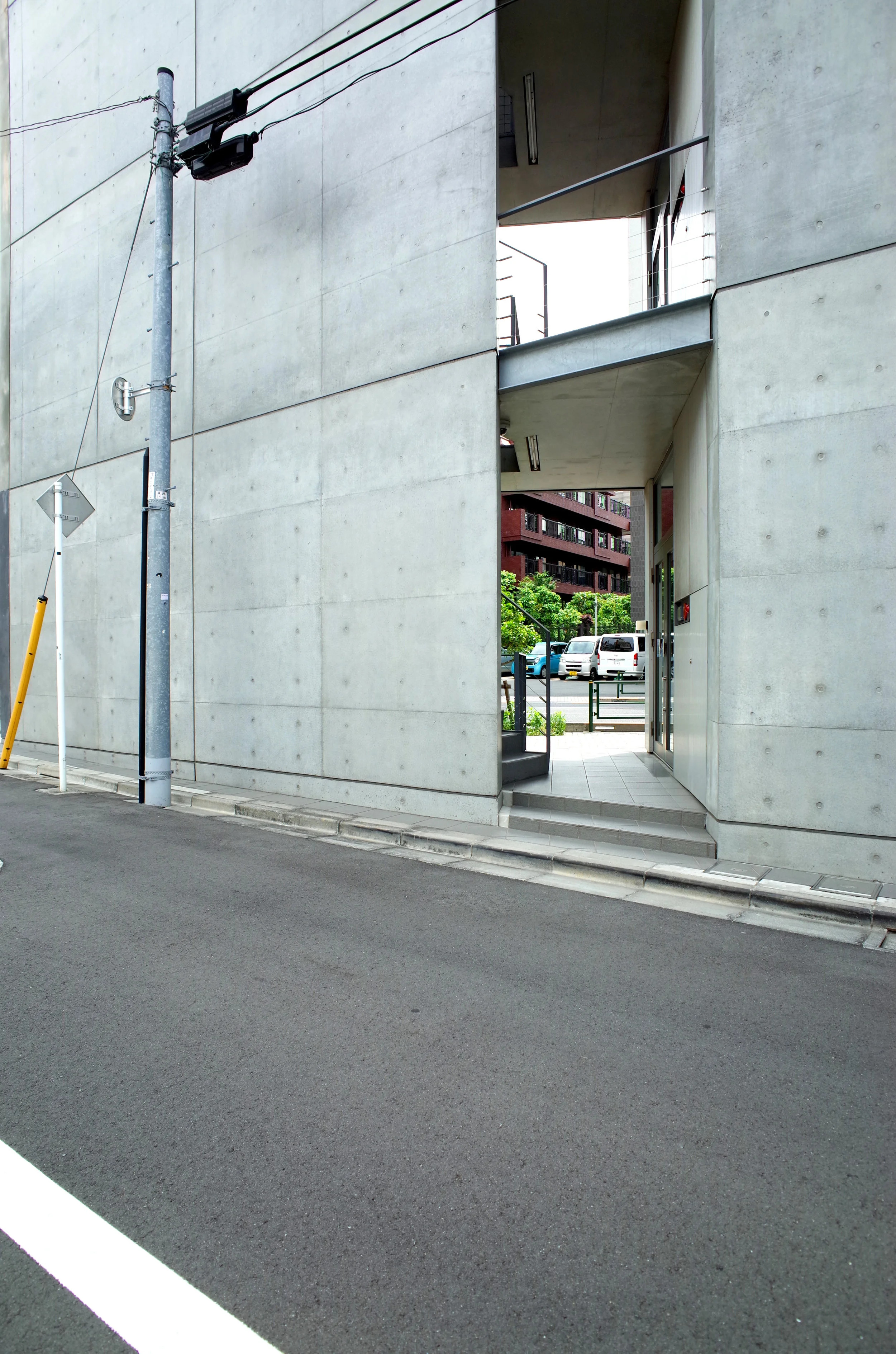 Minotti Triangle Tokyo - Minotti and Sukeno Studio - Andrew Pham 17.jpg