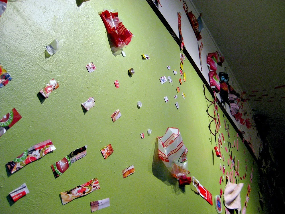 Bio | Red detail