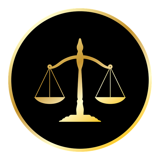 lawyer-450205_640.png